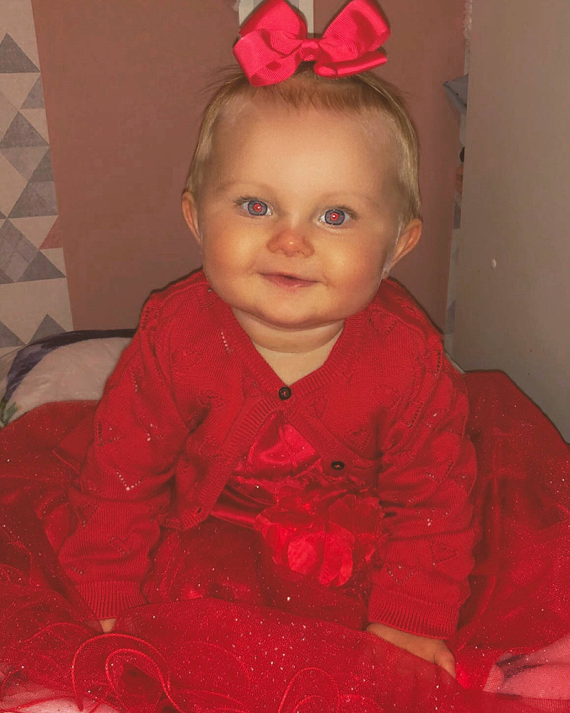 Elyna participe au concours pour gagner de l'argent avec cette photo : baby, baby_toddler_clothing, cheek, chin, dress, eye, eyebrow, face, facial_expression, hair, hairstyle, head, human_body, iris, joy, lip, nose, person, pink, skin