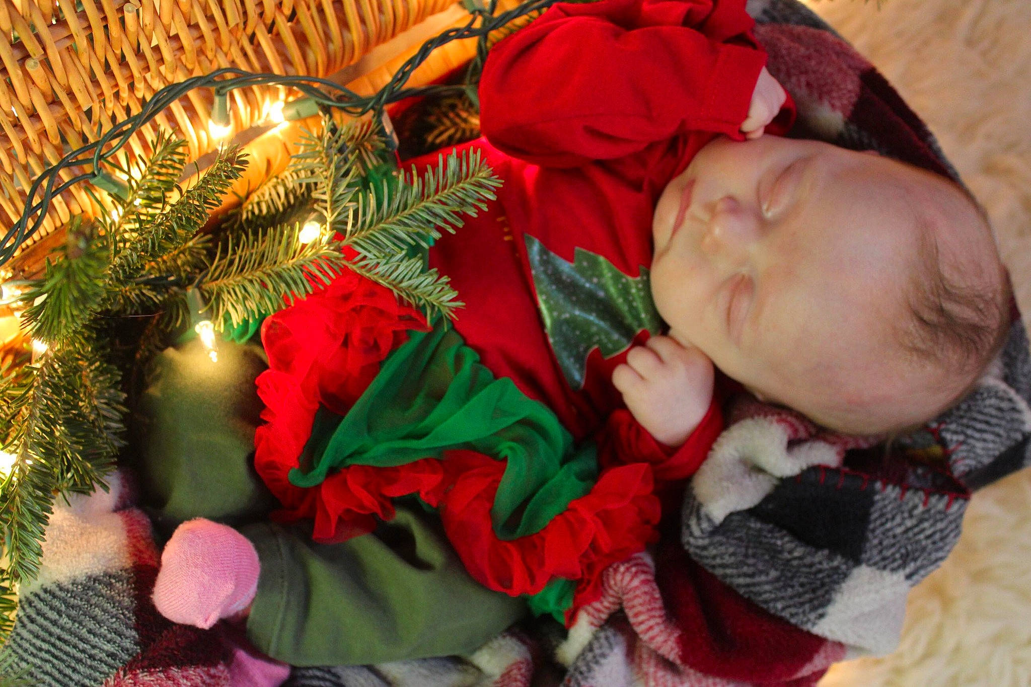 Bonnie is registered to the contest to win money with this photo: baby, baby_toddler_clothing, carmine, christmas, christmas_decoration, christmas_eve, christmas_ornament, christmas_tree, comfort, conifer, decoration, event, evergreen, happy, holiday, holiday_ornament, ornament, person, toddler, tradition