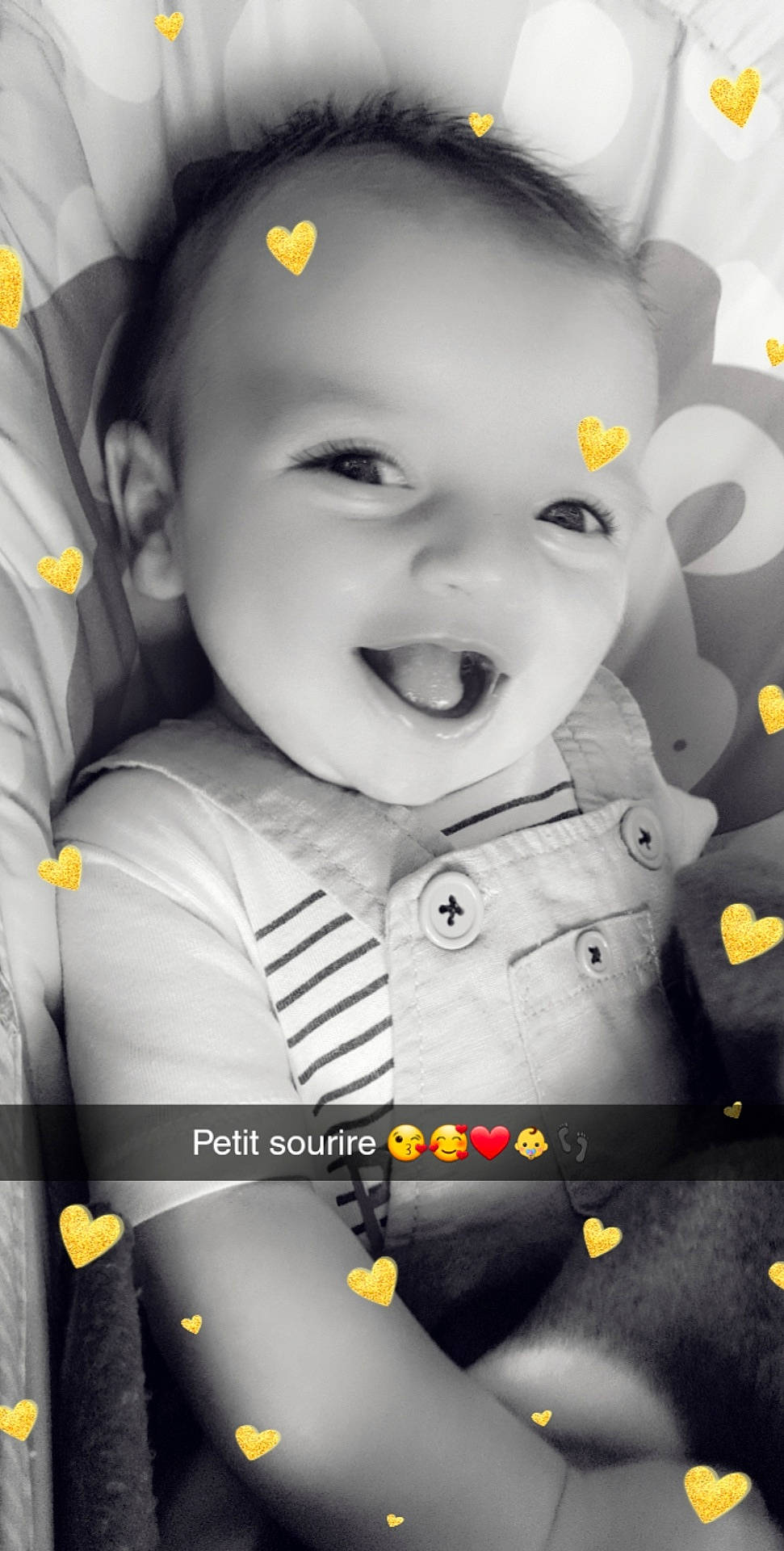 Mayron a rejoint le concours — aidez-le/la à gagner de superbes lots ! baby, cheek, child, close_up, eye, face, facial_expression, forehead, happy, head, lip, mouth, nose, organ, person, photograph, photography, photomontage, smile, toddler