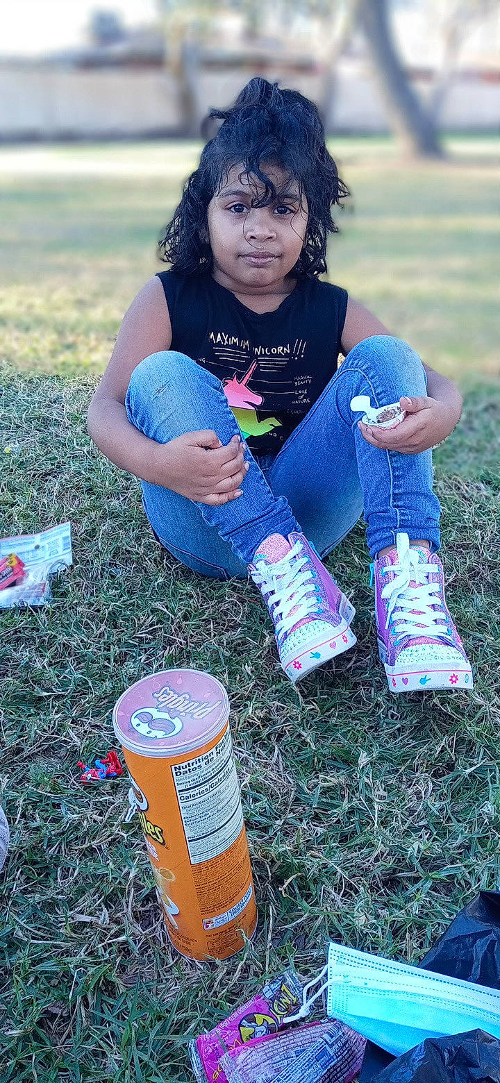 Abby joined the competition — help win amazing prizes! balloon, electric_blue, event, fun, grass, happy, lawn, leg, leisure, people, people_in_nature, person, photograph, recreation, snapshot, sneakers, soil, summer, t_shirt, thigh