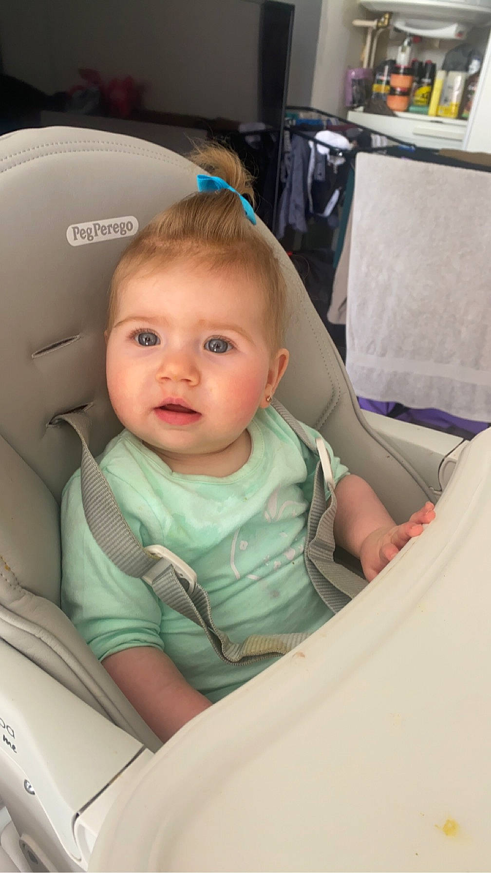 Alba a rejoint le concours — aidez-le/la à gagner de superbes lots ! auto_part, automotive_design, baby, baby_toddler_clothing, car_seat, cheek, child, chin, comfort, eyebrow, face, facial_expression, fun, head, human, iris, mouth, person, product, skin