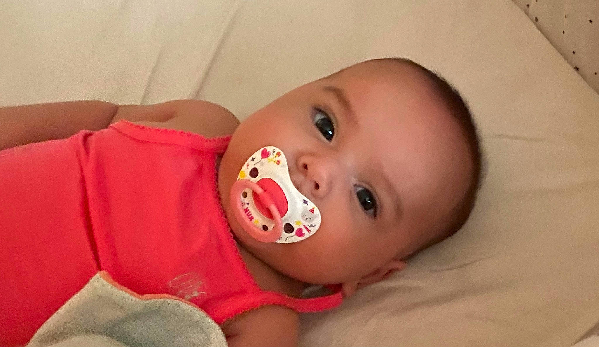 Nelya participe au concours pour gagner de l'argent avec cette photo : baby, baby_products, baby_toddler_clothing, carmine, cheek, child, drinkware, eye, eyelash, fun, happy, iris, lip, mouth, nose, person, portrait_photography, sitting, skin, sleeve