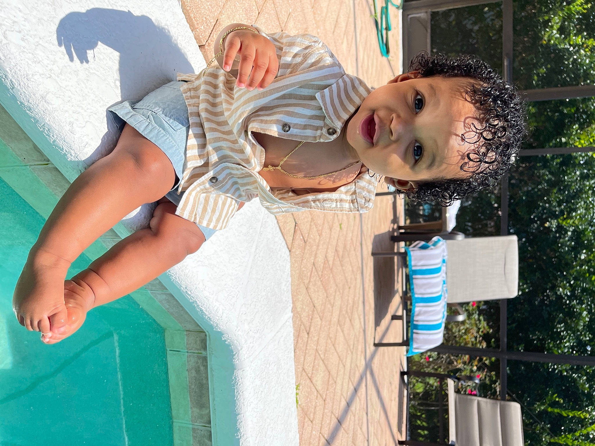 Acein is registered to the contest to win money with this photo: azure, blue, child, electric_blue, eyewear, fashion_accessory, fun, green, happy, hat, leisure, pattern, person, plant, sky, smile, street_fashion, tree, vacation