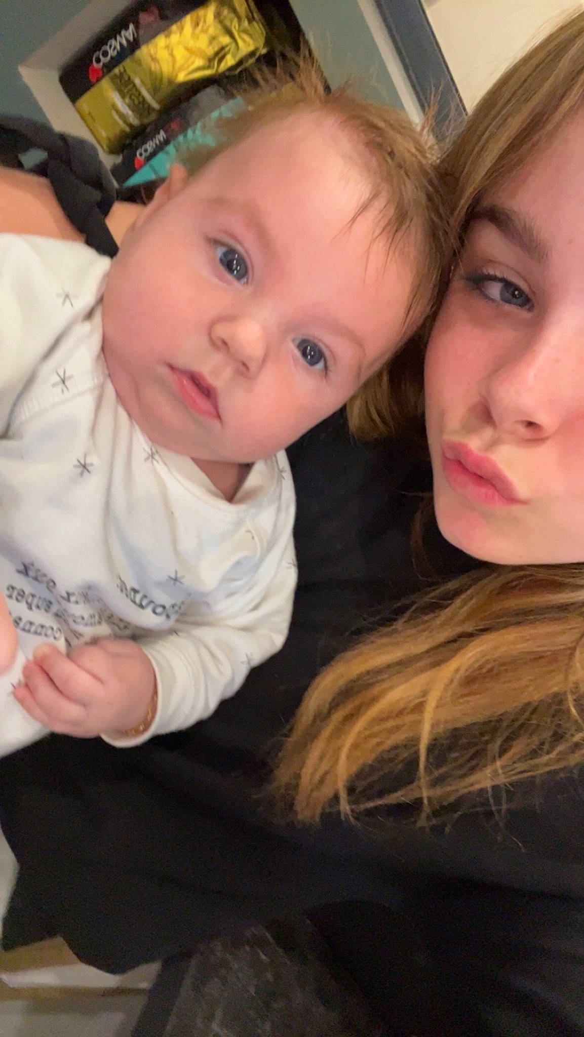 Valentino a rejoint le concours — aidez-le/la à gagner de superbes lots ! baby, baby_toddler_clothing, blond, cheek, child, eye, eyelash, face, gesture, grass, hair, happy, head, iris, lip, nose, organ, person, selfie, skin