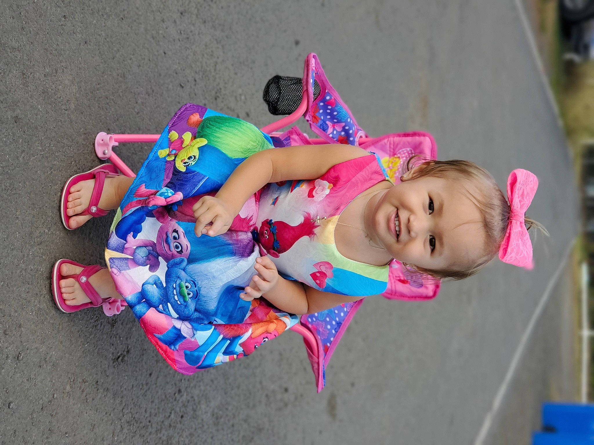 Alazay is registered to the contest to win money with this photo: child, fun, joy, person, pink, play, toddler, vacation