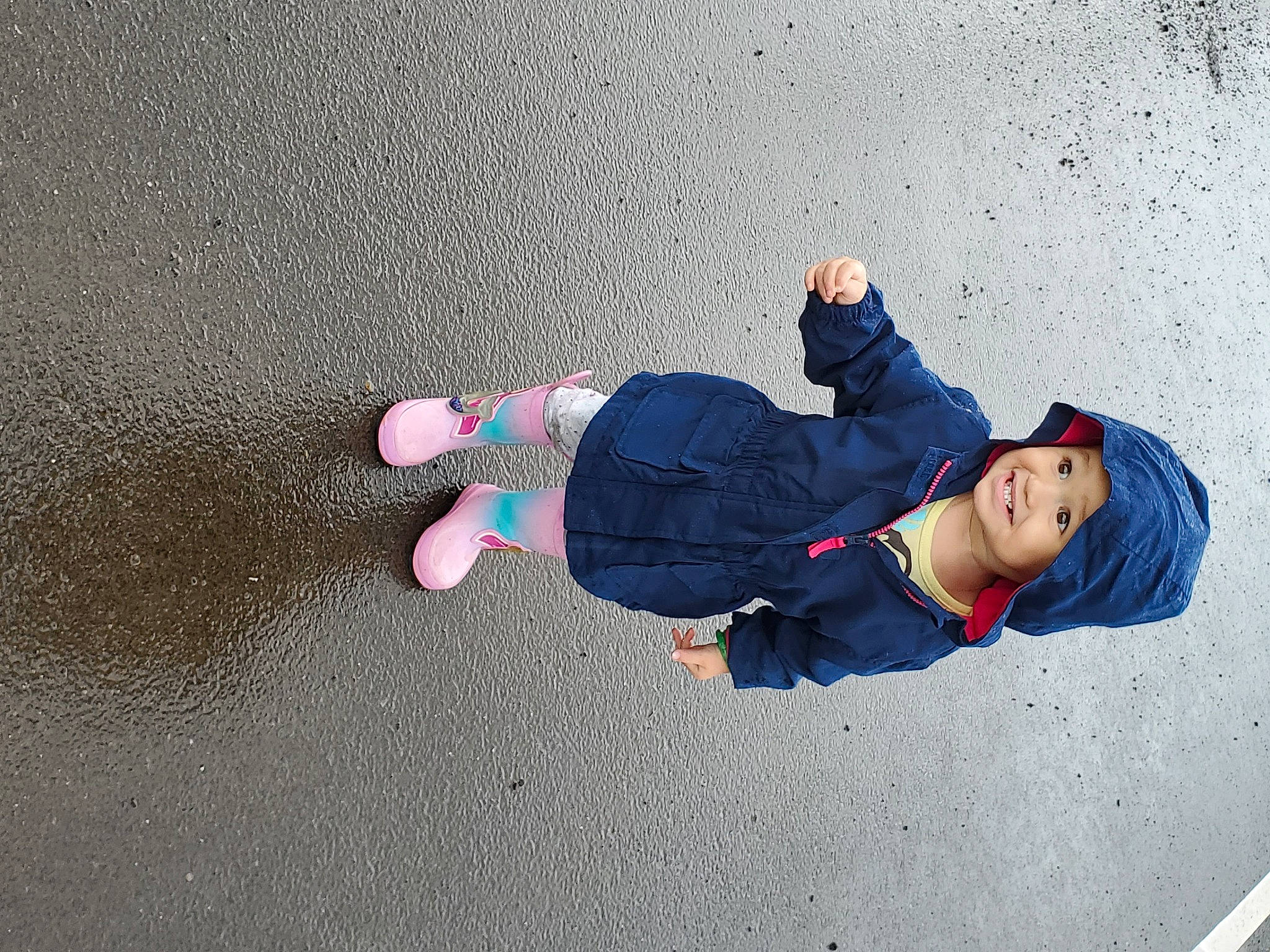 Alazay is registered to the contest to win money with this photo: fun, headwear, joy, leg, person, photography, sitting, vacation