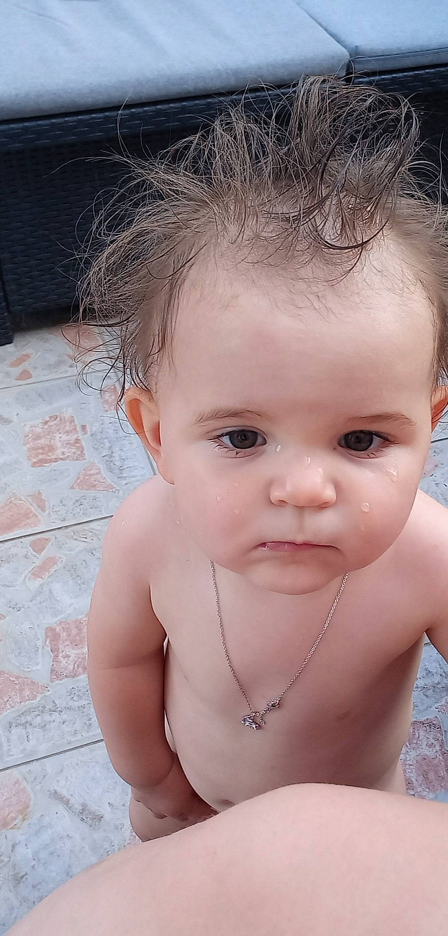 Lovély a rejoint le concours — aidez-le/la à gagner de superbes lots ! arm, baby, cheek, chin, ear, eye, eyebrow, eyelash, facial_expression, forehead, hand, head, jaw, lip, mouth, muscle, neck, nose, person, shoulder