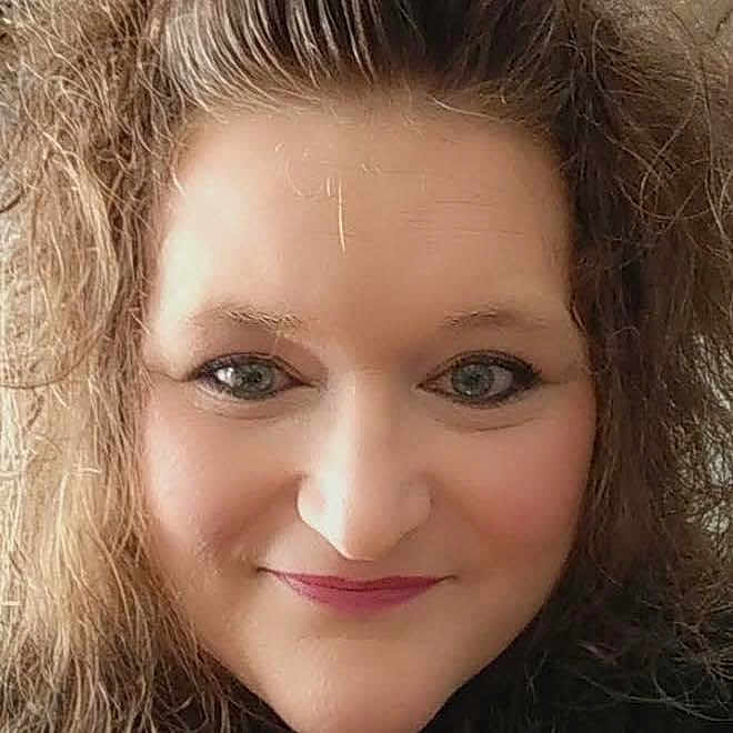 Tina is registered to the contest to win money with this photo: brown, cheek, chin, eyebrow, eyelash, facial_expression, flash_photography, forehead, hair, hairstyle, head, iris, jaw, lip, mouth, neck, nose, organ, skin, smile