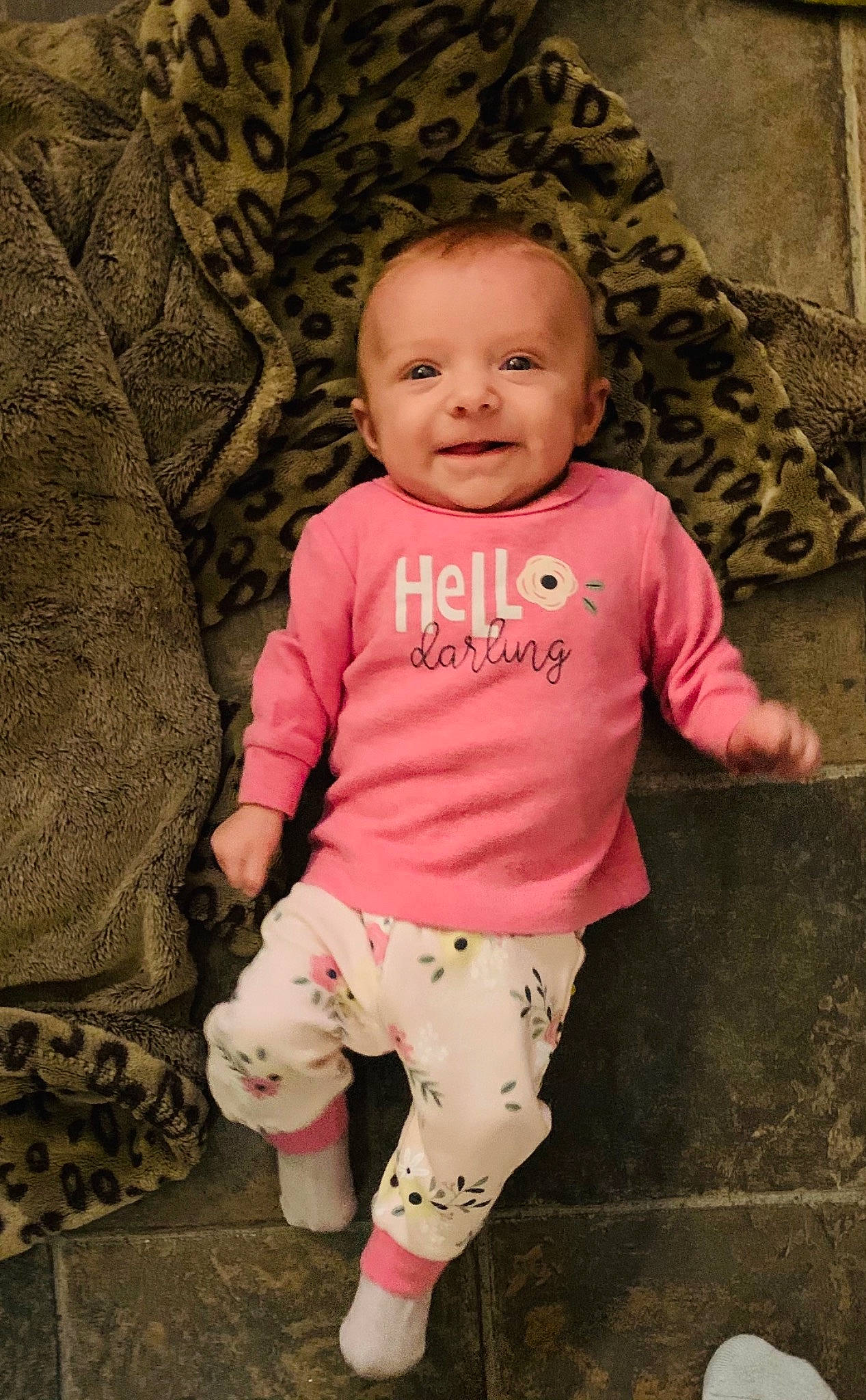 Kellya a rejoint le concours — aidez-le/la à gagner de superbes lots ! baby, baby_toddler_clothing, cheek, chin, cool, eye, face, fun, happy, head, joy, lip, magenta, nose, person, pink, skin, sleeve, smile, t_shirt