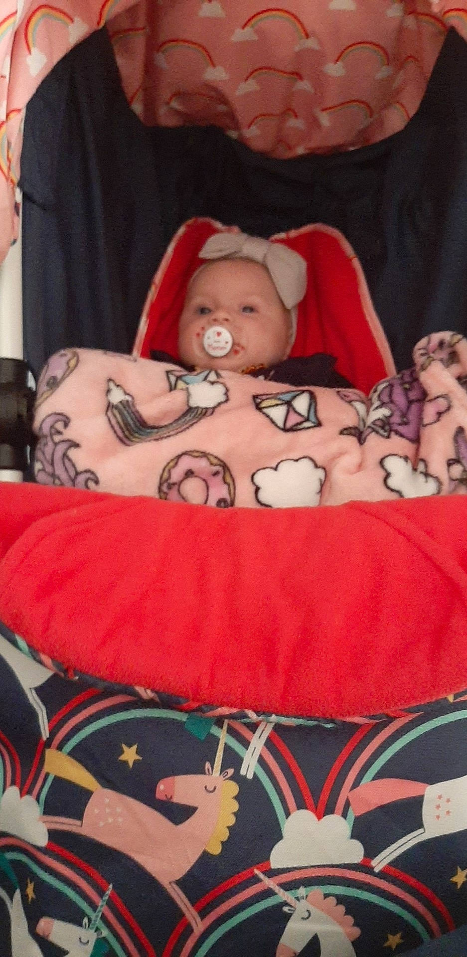 Maeline participe au concours pour gagner de l'argent avec cette photo : abdomen, arm, flesh, human_body, leg, mouth, person, tattoo, thigh