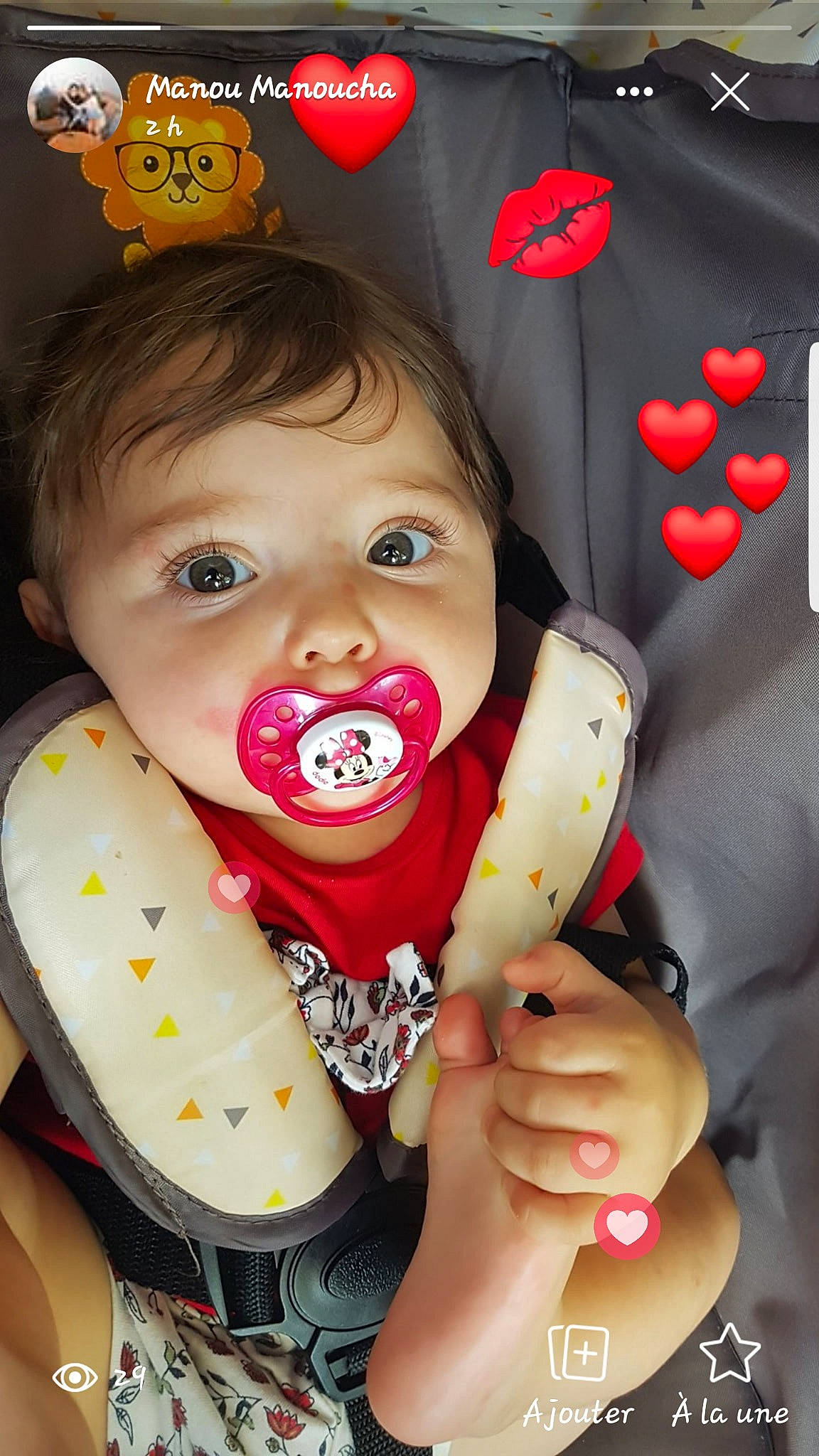 Inaya a rejoint le concours — aidez-le/la à gagner de superbes lots ! baby, cheek, child, finger, fun, joy, lip, mouth, nail, person, play, skin, smile, toddler