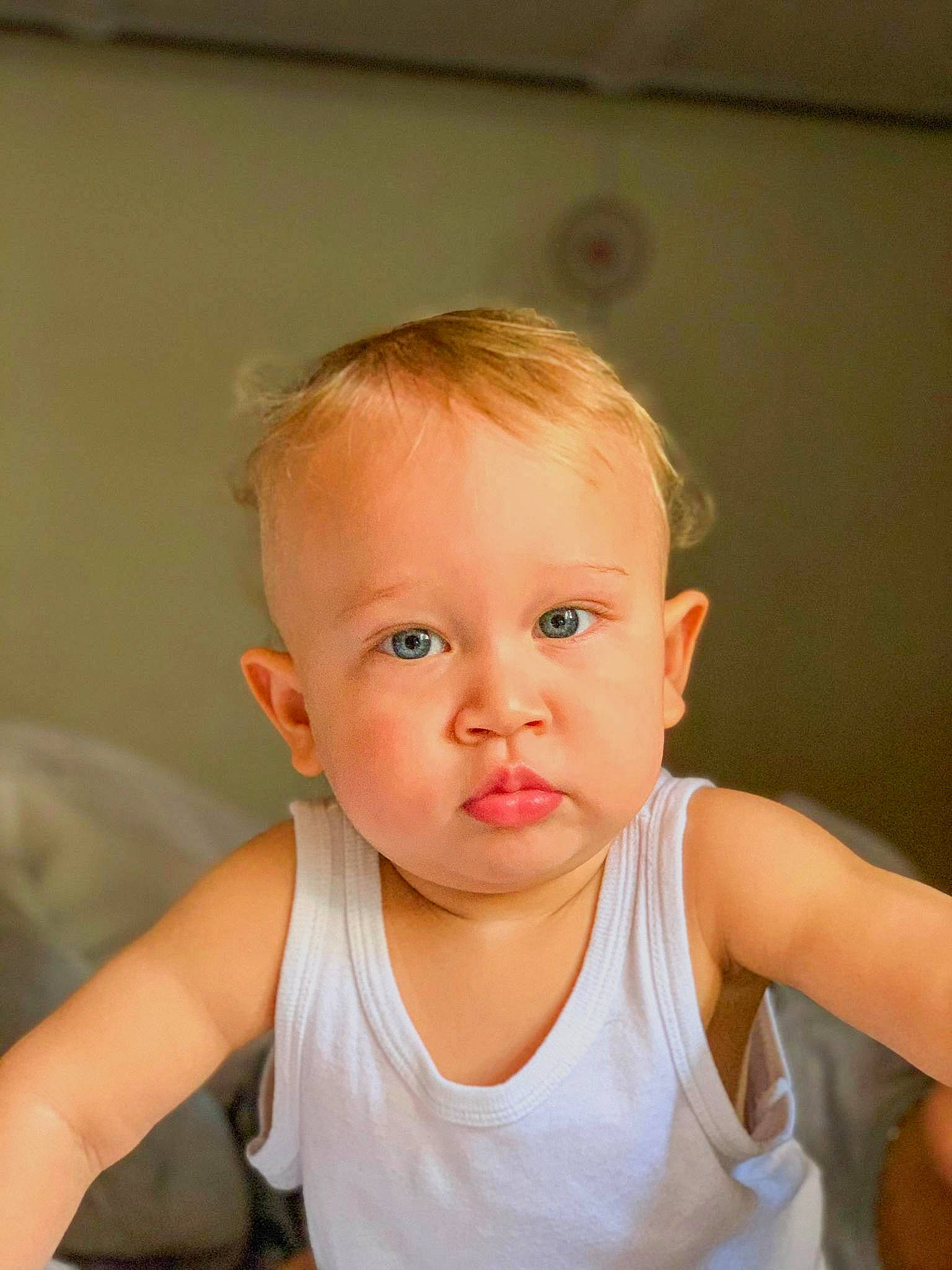 Thyler participe au concours pour gagner de l'argent avec cette photo : baby, cheek, child, chin, ear, eye, face, hair, head, iris, lip, nose, person, sitting, skin, smile, standing, toddler, vacation