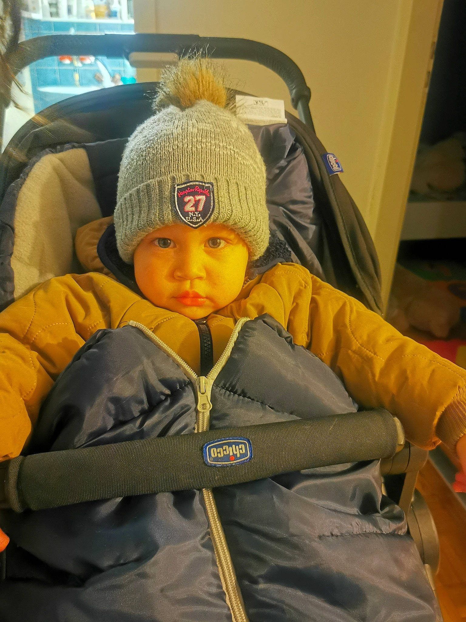 Thyler a rejoint le concours — aidez-le/la à gagner de superbes lots ! baby_carriage, baby_products, baby_safety, baby_toddler_clothing, beanie, bonnet, child, comfort, headwear, hood, jacket, knit_cap, person, product, toddler, winter, wool, woolen