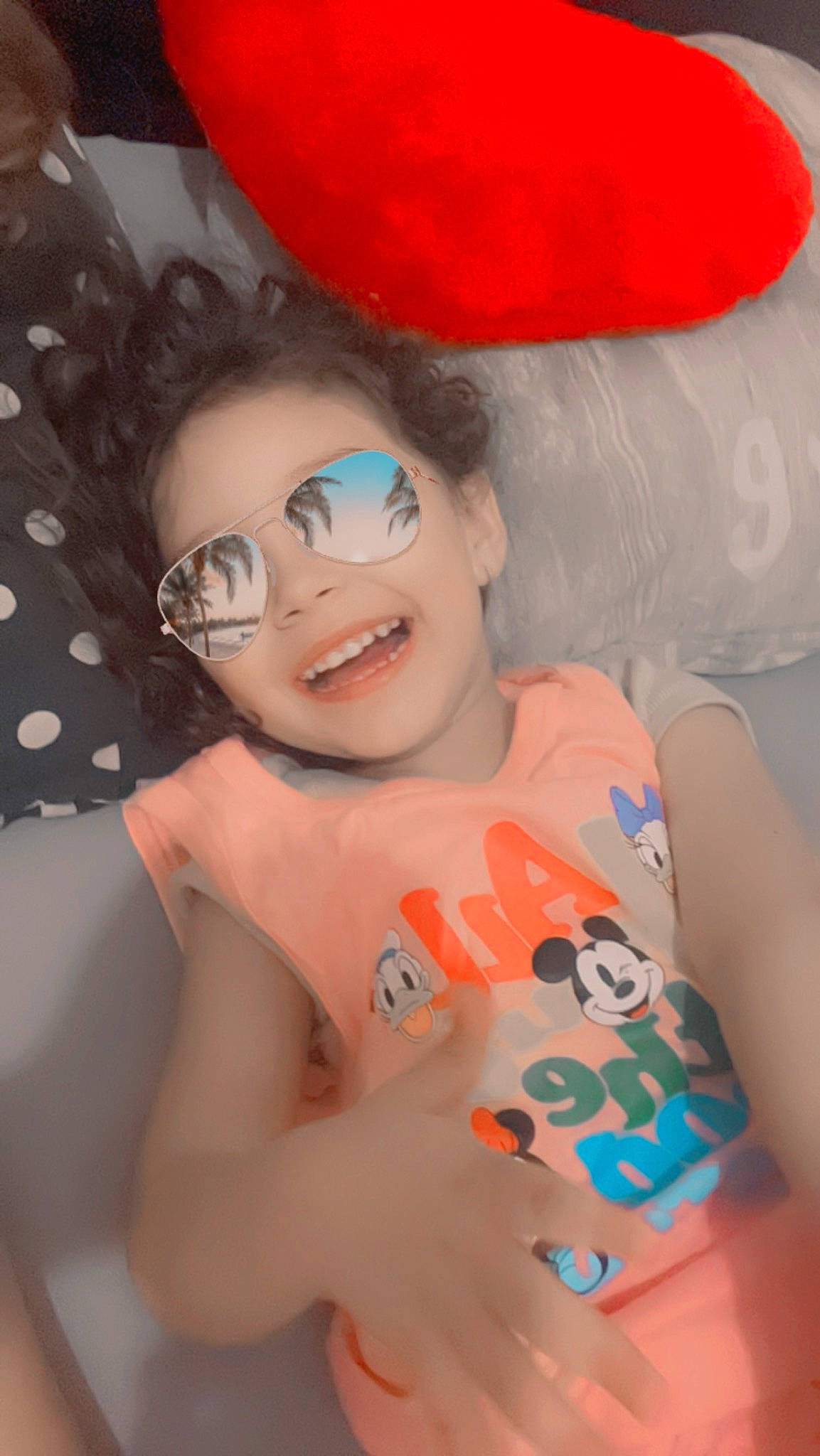 Alexia a rejoint le concours — aidez-le/la à gagner de superbes lots ! abdomen, black_hair, chest, child, cool, elbow, eye, eyebrow, eyewear, face, fun, hairstyle, happy, human_leg, joy, leisure, mouth, person, smile, thigh