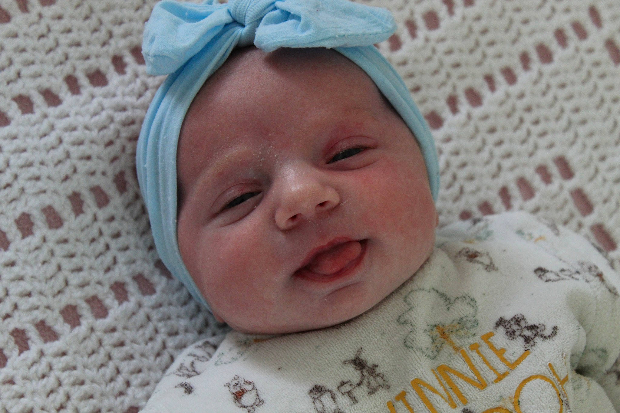 Romy a rejoint le concours — aidez-le/la à gagner de superbes lots ! baby, baby_products, baby_sleeping, baby_toddler_clothing, cheek, child, chin, comfort, eyebrow, fashion_accessory, happy, laugh, linens, nose, pattern, person, skin, smile, textile, toddler