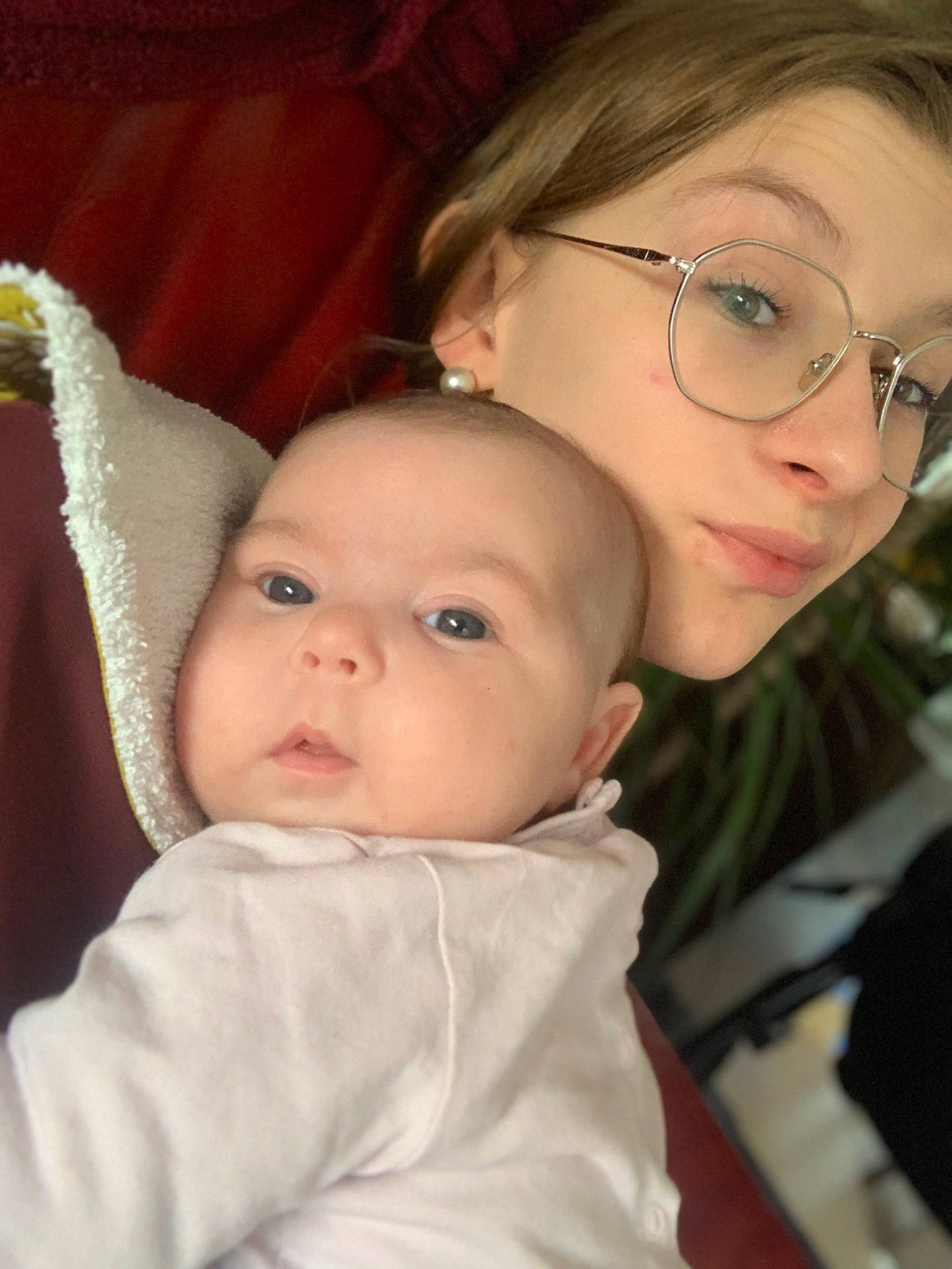 Giollia participe au concours pour gagner de l'argent avec cette photo : baby, baby_toddler_clothing, cheek, chin, comfort, ear, eye, eyebrow, eyelash, eyewear, glasses, happy, iris, lip, neck, nose, person, skin, sleeve, toddler