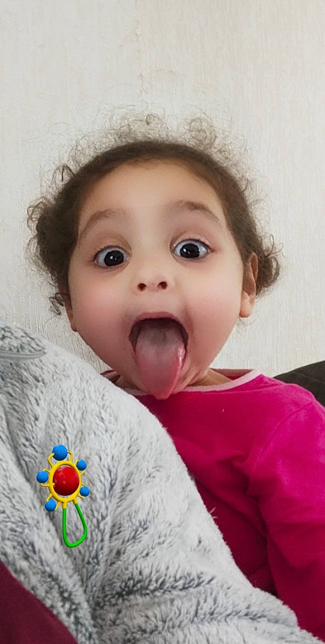 Alia a rejoint le concours — aidez-le/la à gagner de superbes lots ! baby, baby_toddler_clothing, cheek, ear, eye, eyelash, facial_expression, flash_photography, fun, gesture, happy, iris, lip, mouth, neck, nose, organ, person, skin, surprise