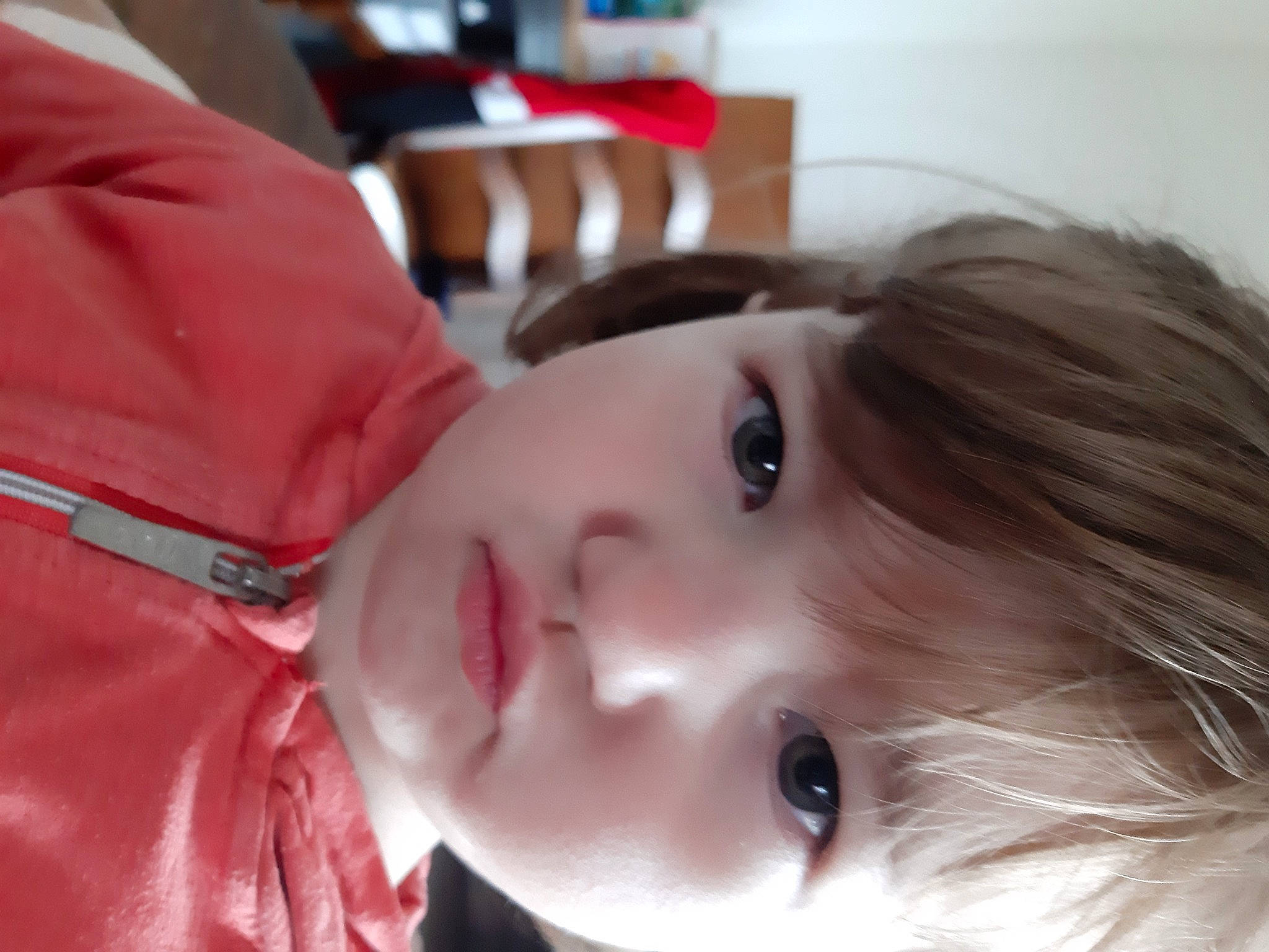 Laura a rejoint le concours — aidez-le/la à gagner de superbes lots ! bangs, black_hair, cheek, child, ear, eyelash, eyewear, forehead, hair_coloring, jaw, lip, neck, nose, person, portrait_photography, smile, uniform