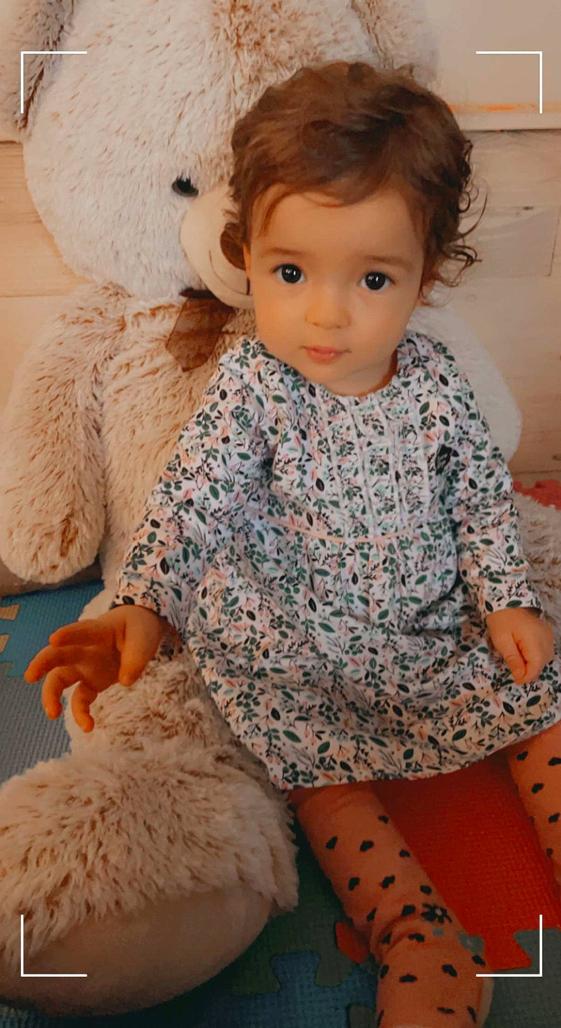 Mya participe au concours pour gagner de l'argent avec cette photo : arm, baby_toddler_clothing, doll, dress, fashion_design, fawn, hairstyle, head, iris, joint, organ, person, pink, shoulder, skin, sleeve, textile, thigh, toddler, toy