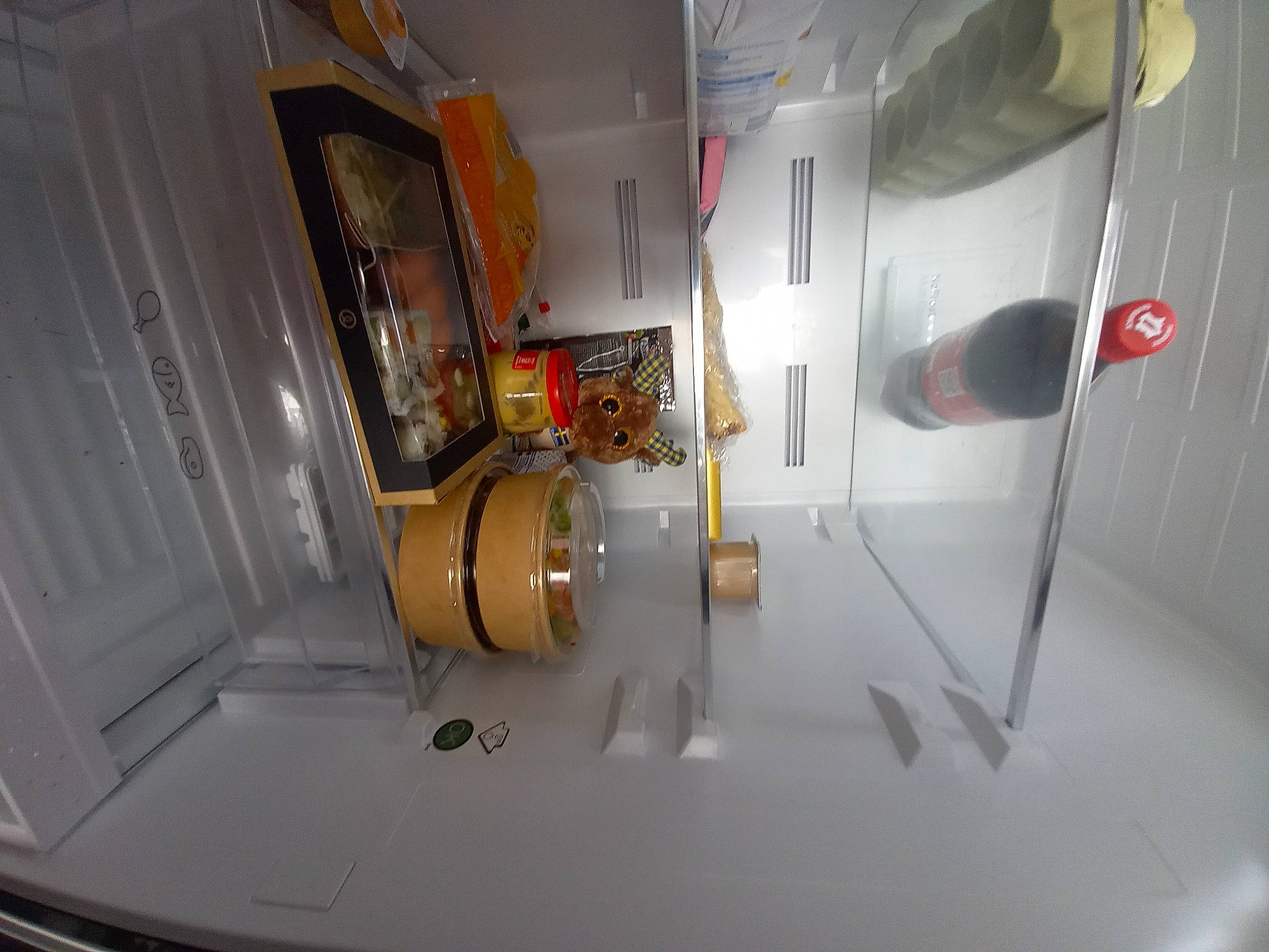 Brooky participe au concours pour gagner de l'argent avec cette photo : building, ceiling, circle, composite_material, engineering, fixture, gas, machine, metal, room, science, space, transparency