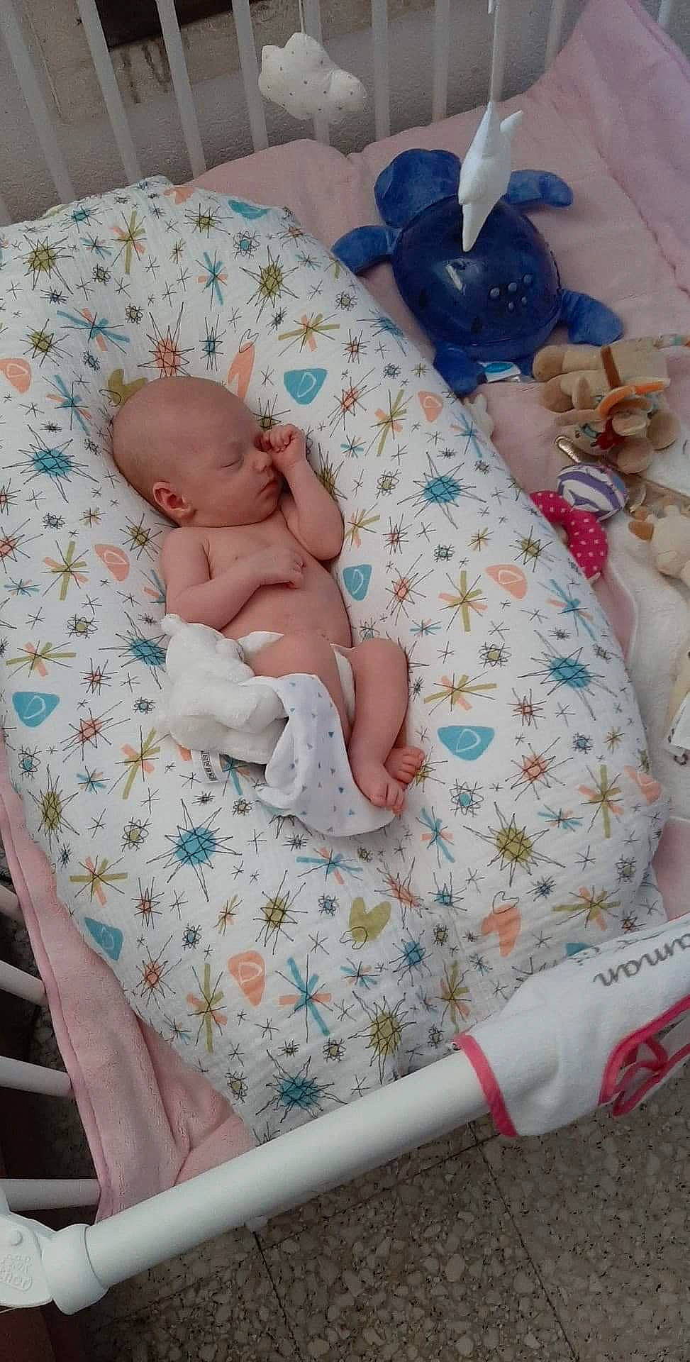 Mya a rejoint le concours — aidez-le/la à gagner de superbes lots ! baby, baby_products, baby_safety, bedtime, child, infant_bed, nap, person, product, sleep, toddler