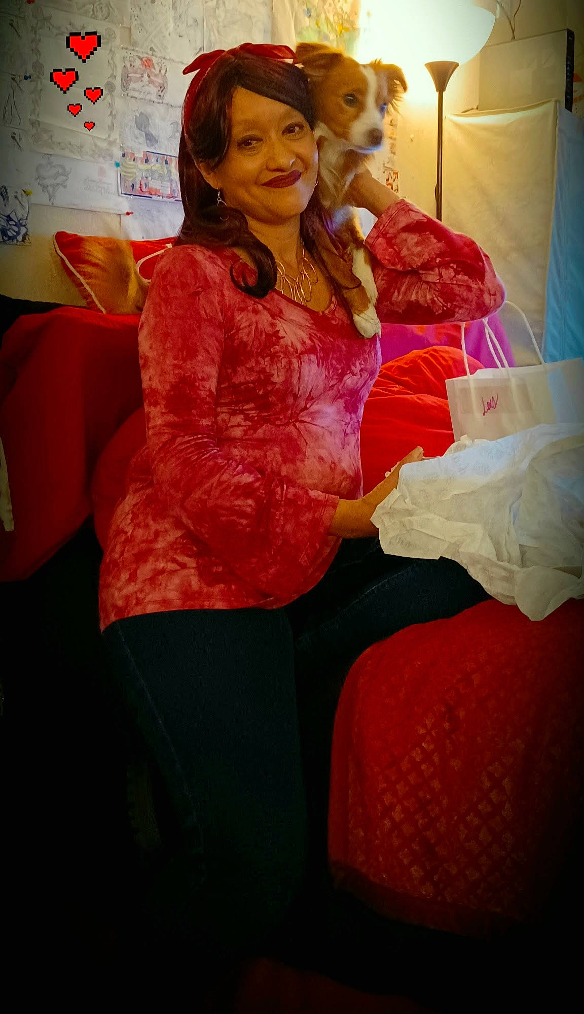 Patitos is registered to the contest to win money with this photo: abdomen, beauty, comfort, event, eye, fashion_design, fun, glove, happy, human_leg, knee, long_hair, orange, pink, room, smile, textile, thigh, trunk, waist