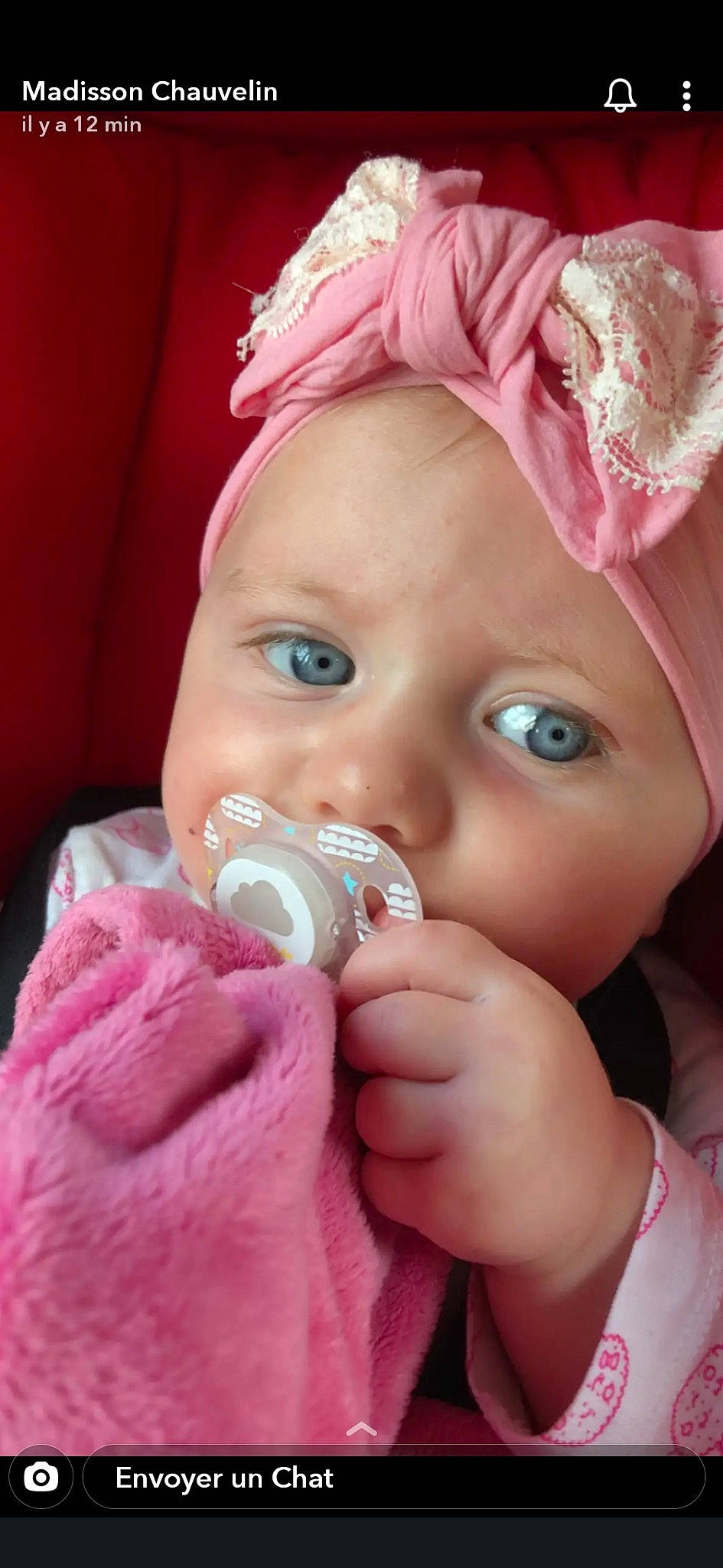 Amélya participe au concours pour gagner de l'argent avec cette photo : baby, baby_toddler_clothing, cheek, child, chin, drinkware, ear, eyebrow, eyelash, finger, hand, headwear, iris, lip, magenta, mouth, nail, nose, person, pink