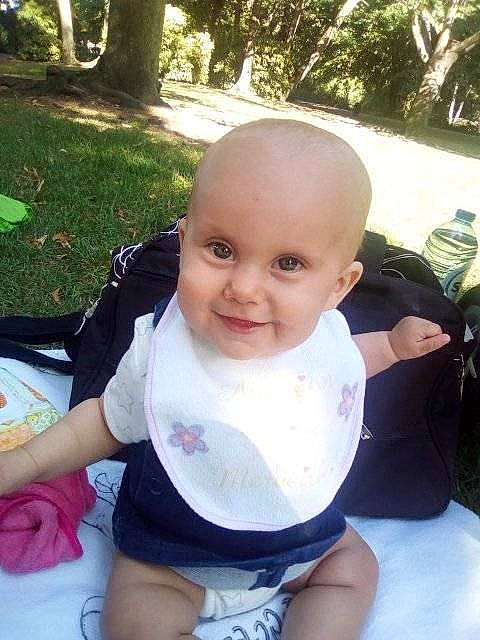 Laurie participe au concours pour gagner de l'argent avec cette photo : baby, cheek, child, cool, electronic_device, eye, face, fun, happy, head, joy, lip, nose, person, plant, product, recreation, skin, smile, summer