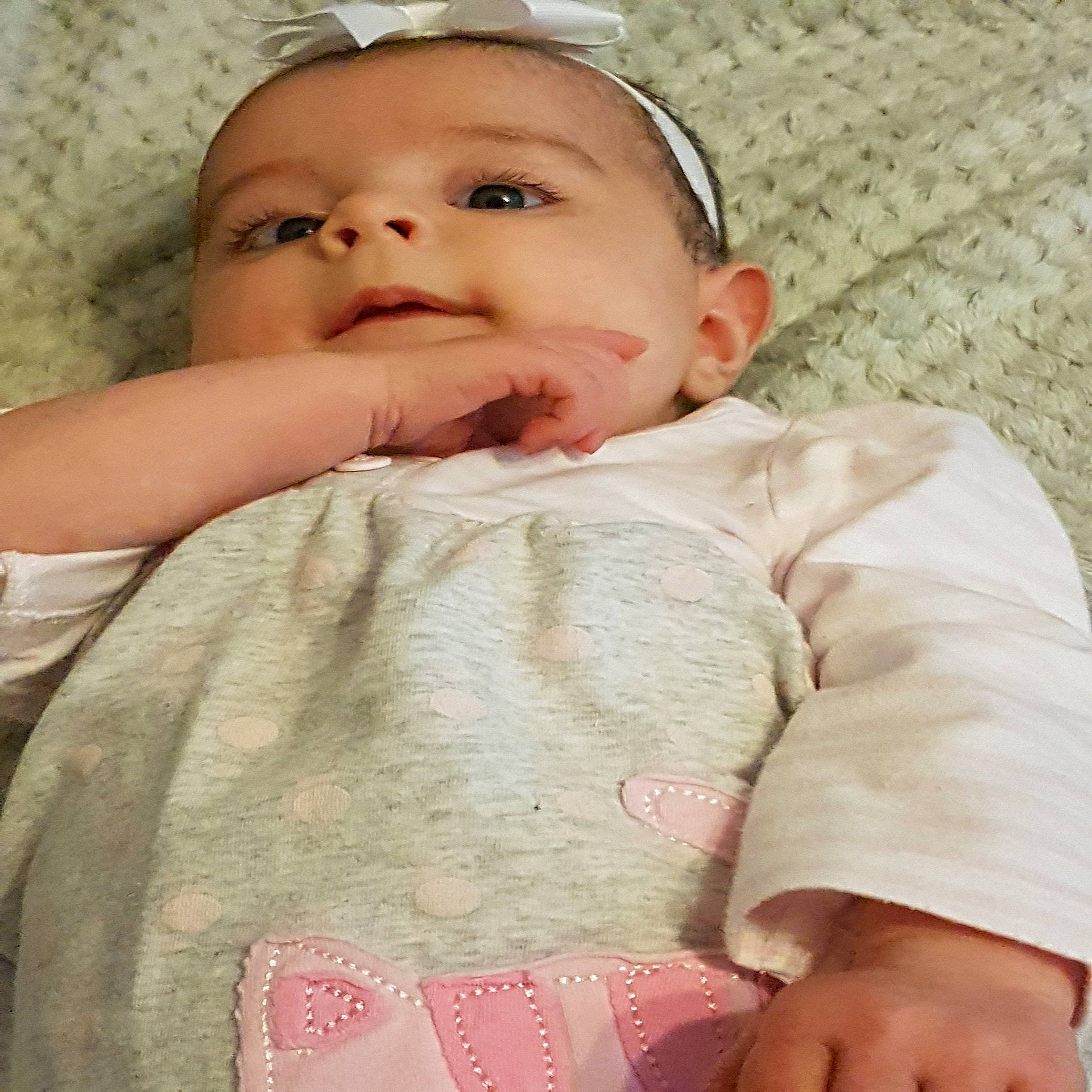 Coral is registered to the contest to win money with this photo: