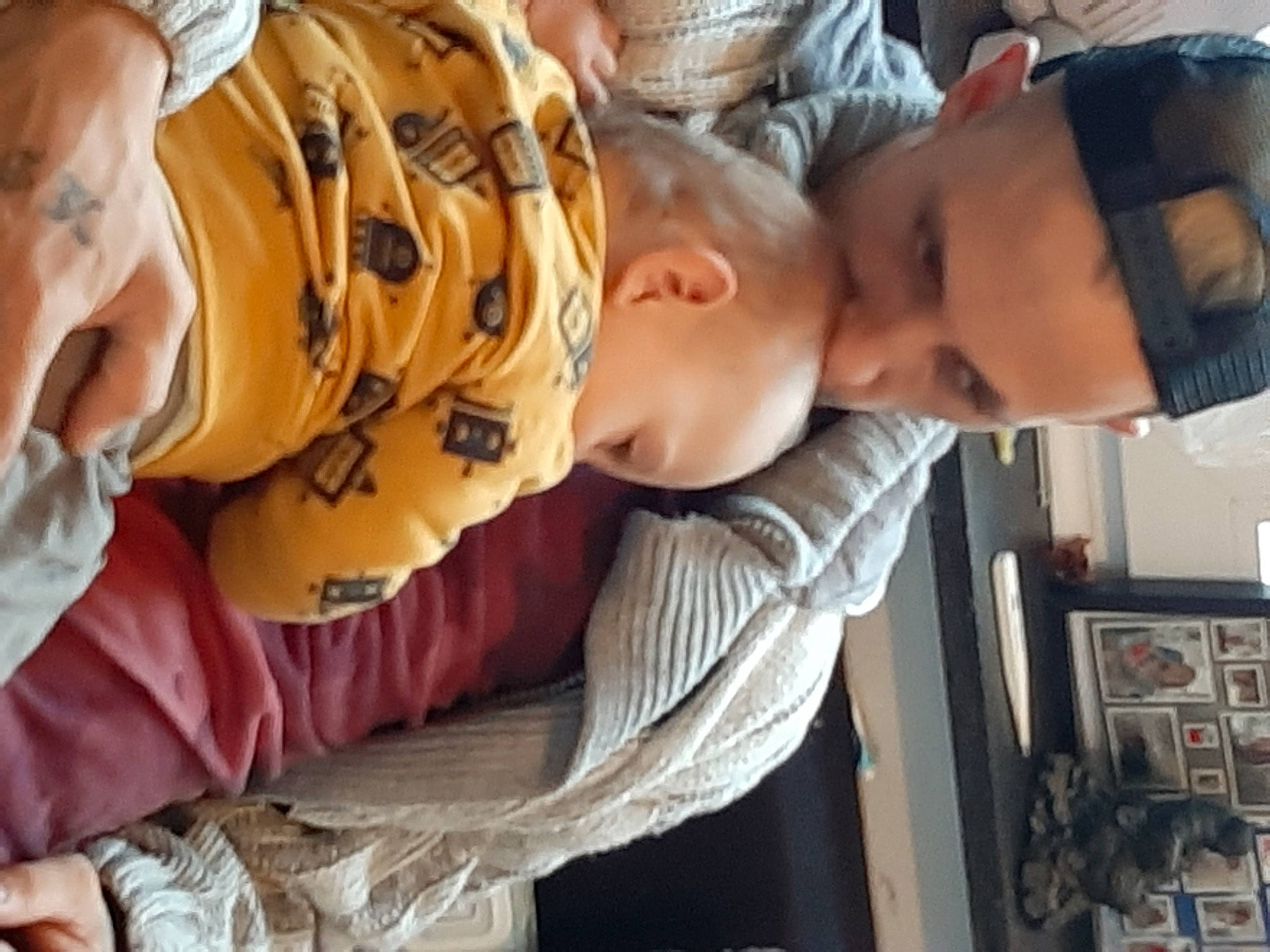 Kylian a rejoint le concours — aidez-le/la à gagner de superbes lots ! arm, baby, child, ear, person, sleep, toddler