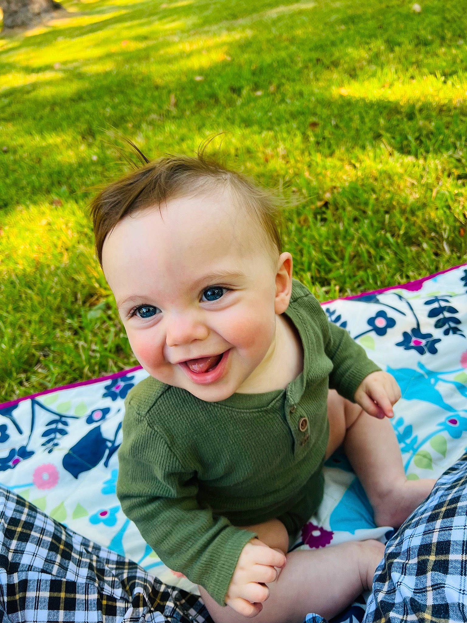 William is registered to the contest to win money with this photo: baby, baby_toddler_clothing, child, fun, grass, grass_family, green, happy, joy, leaf, leisure, people, people_in_nature, person, photograph, pink, plant, skin, smile, summer