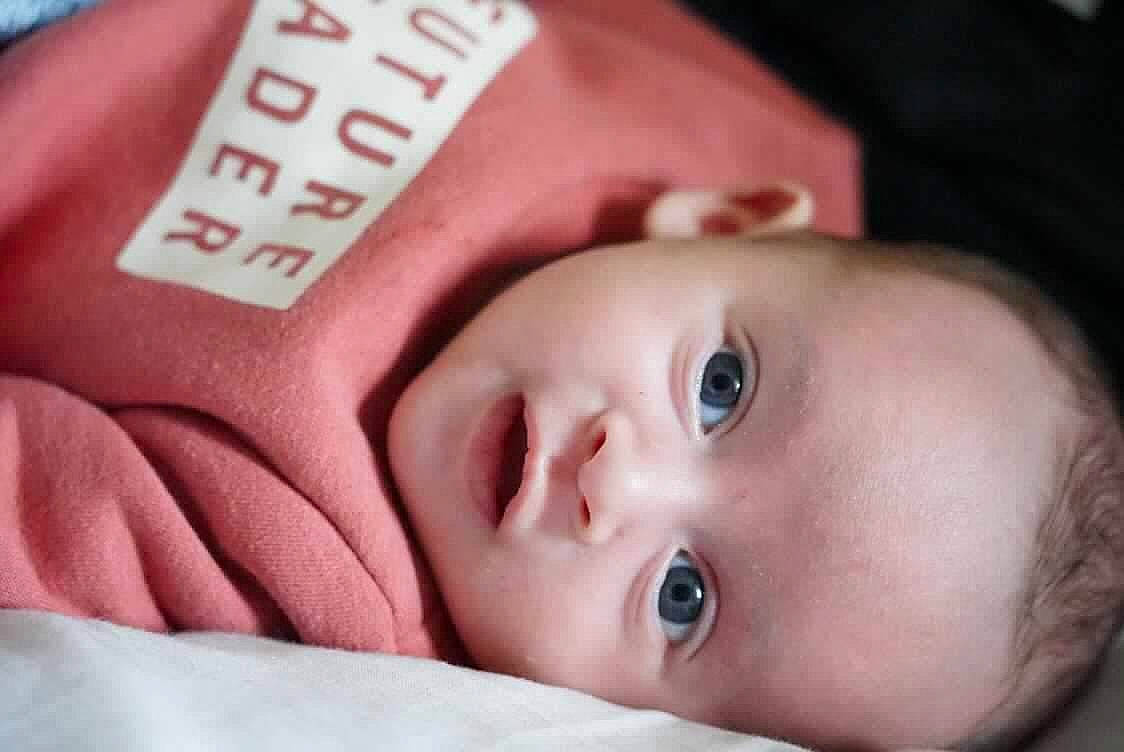 Ismail a rejoint le concours — aidez-le/la à gagner de superbes lots ! baby, cheek, comfort, ear, eyebrow, eyelash, facial_expression, flash_photography, forehead, happy, human, human_body, lip, mammal, mouth, nose, person, skin, smile, textile