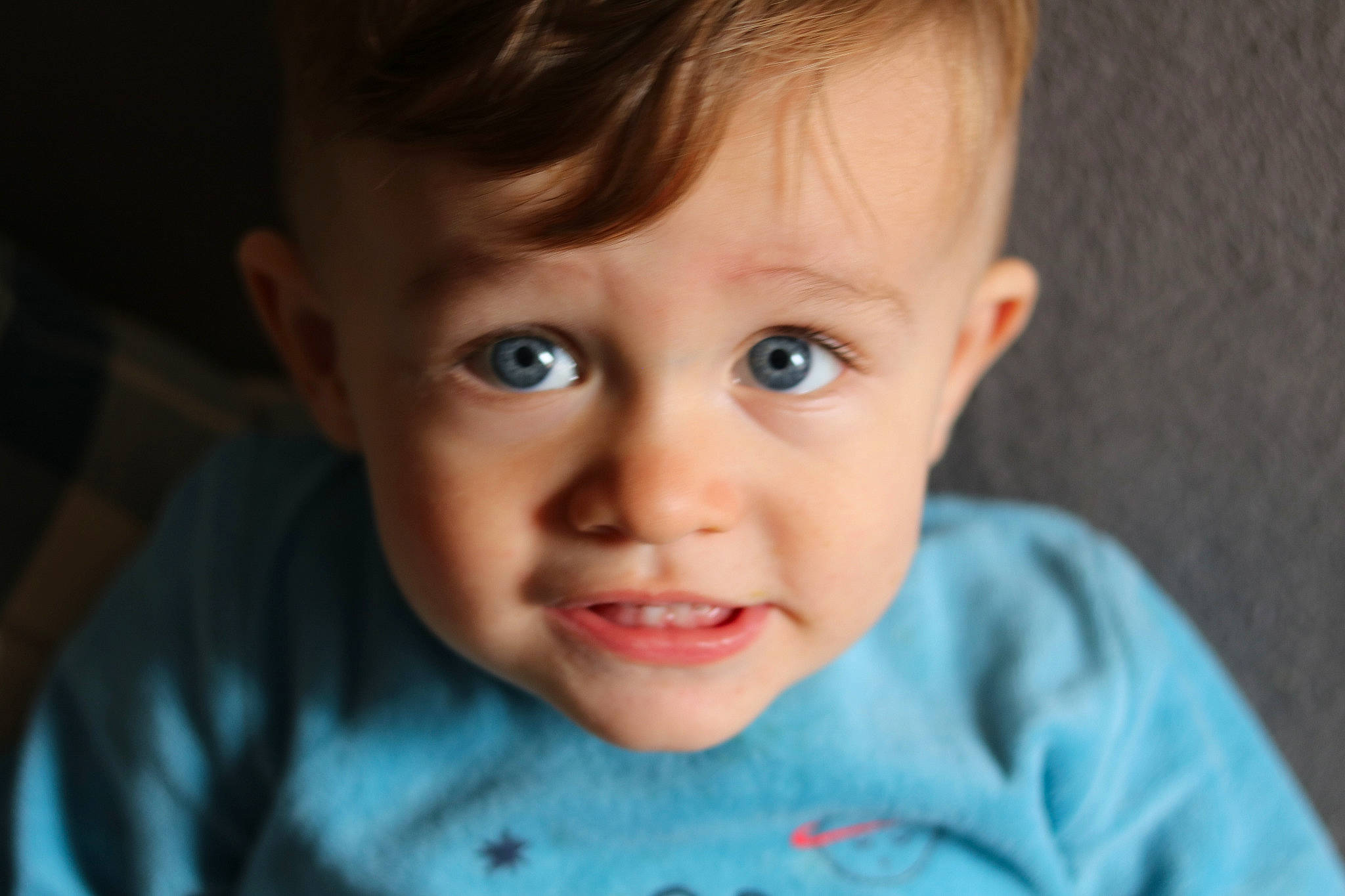 Téo participe au concours pour gagner de l'argent avec cette photo : boy, cheek, child, chin, close_up, emotion, eye, face, facial_expression, head, infant, lip, mouth, nose, organ, person, skin, smile, toddler, tooth