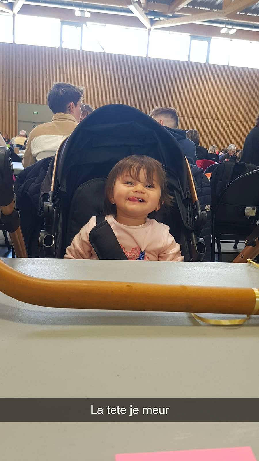 Nellya participe au concours pour gagner de l'argent avec cette photo : auto_part, automotive_design, automotive_exterior, baby_products, chair, child, comfort, event, fun, happy, hat, joy, luxury_vehicle, motor_vehicle, person, product, room, sitting, smile, t_shirt