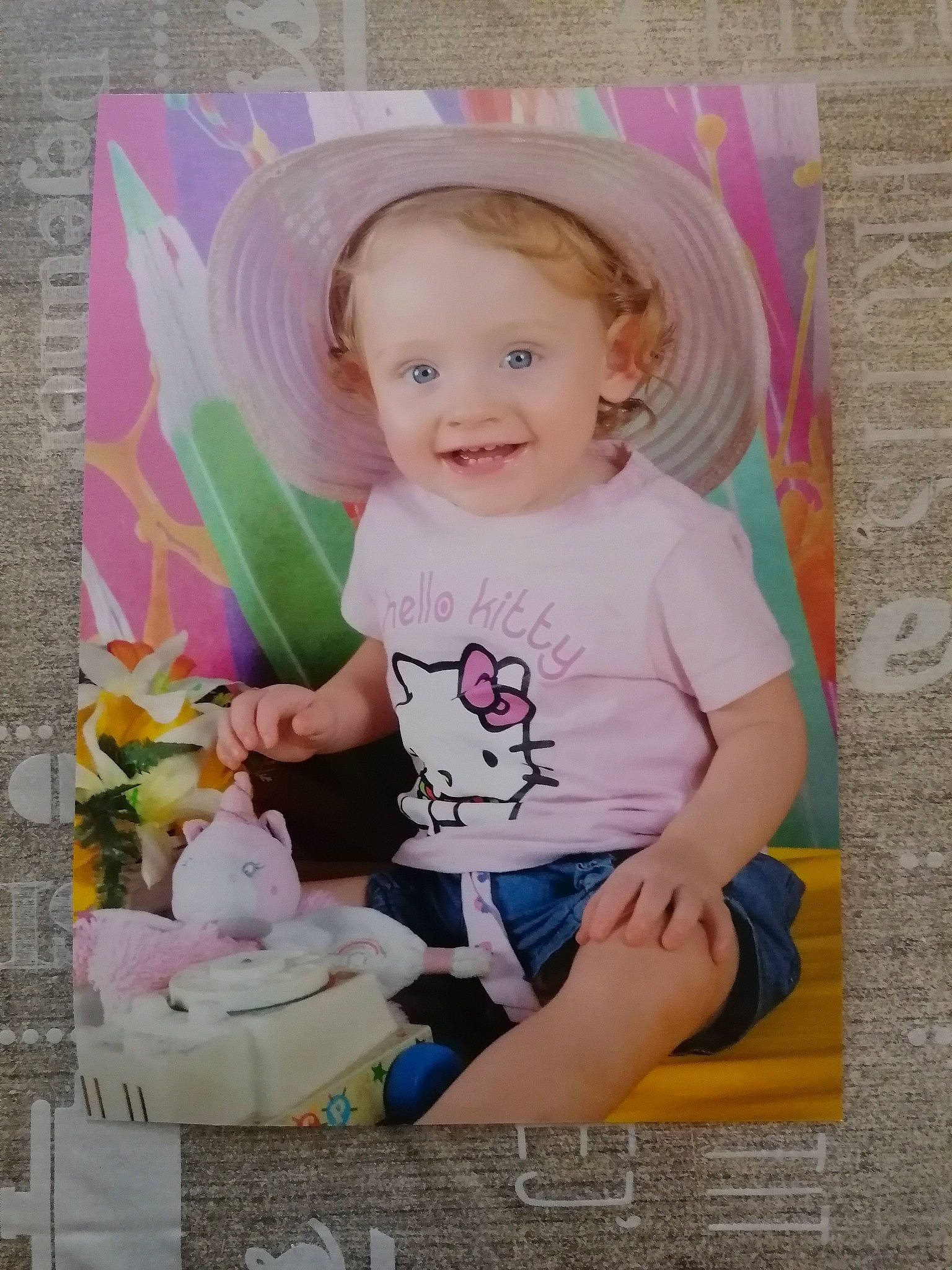 Léanna participe au concours pour gagner de l'argent avec cette photo : art, baby, baby_toddler_clothing, child, joy, person, pink, toddler