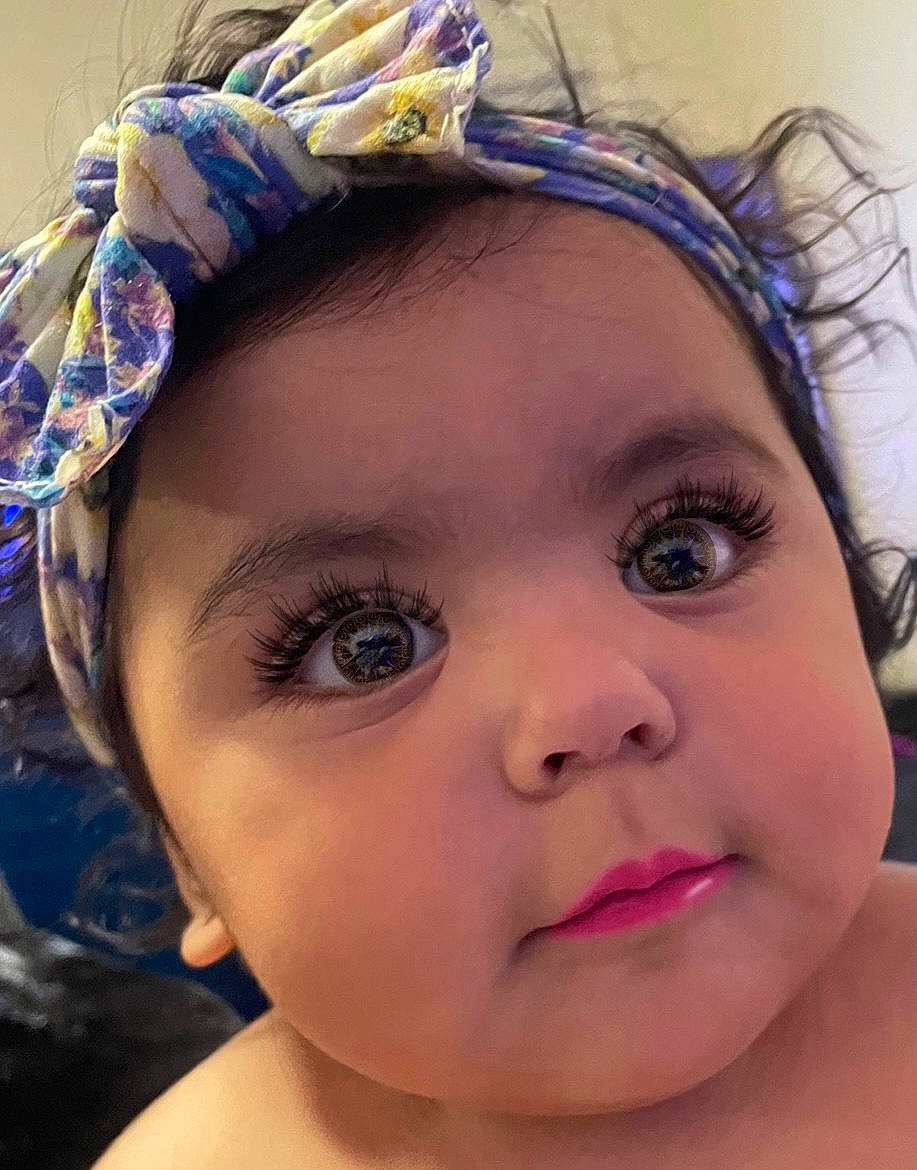 Daleyza is registered to the contest to win money with this photo: cheek, chin, cool, eyebrow, eyelash, facial_expression, fashion, forehead, hairstyle, happy, headgear, iris, lip, mouth, neck, nose, organ, person, pink, skin