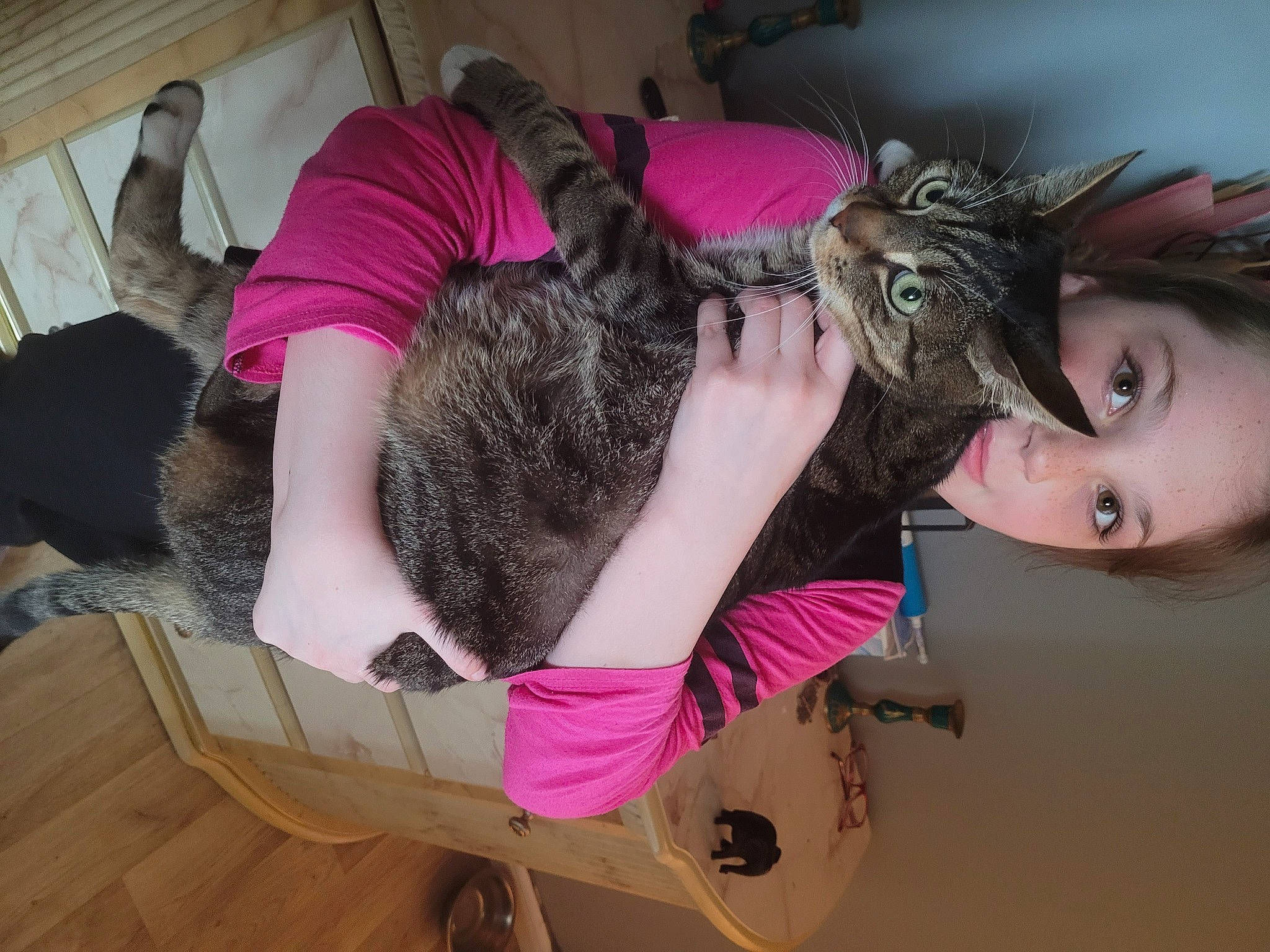 Assia participe au concours pour gagner de l'argent avec cette photo : child, comfort, fashion_design, fawn, feather, flesh, flooring, fun, fur, hair, hair_coloring, happy, leisure, magenta, person, pink, room, tail, thigh, tree