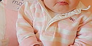 Aëlyss a rejoint le concours — aidez-le/la à gagner de superbes lots ! baby, bodypart, clothing, couch, cushion, face, finger, furniture, hand, hat, head, homedecor, jeans, knitwear, newborn, pants, person, photography, portrait, sweater