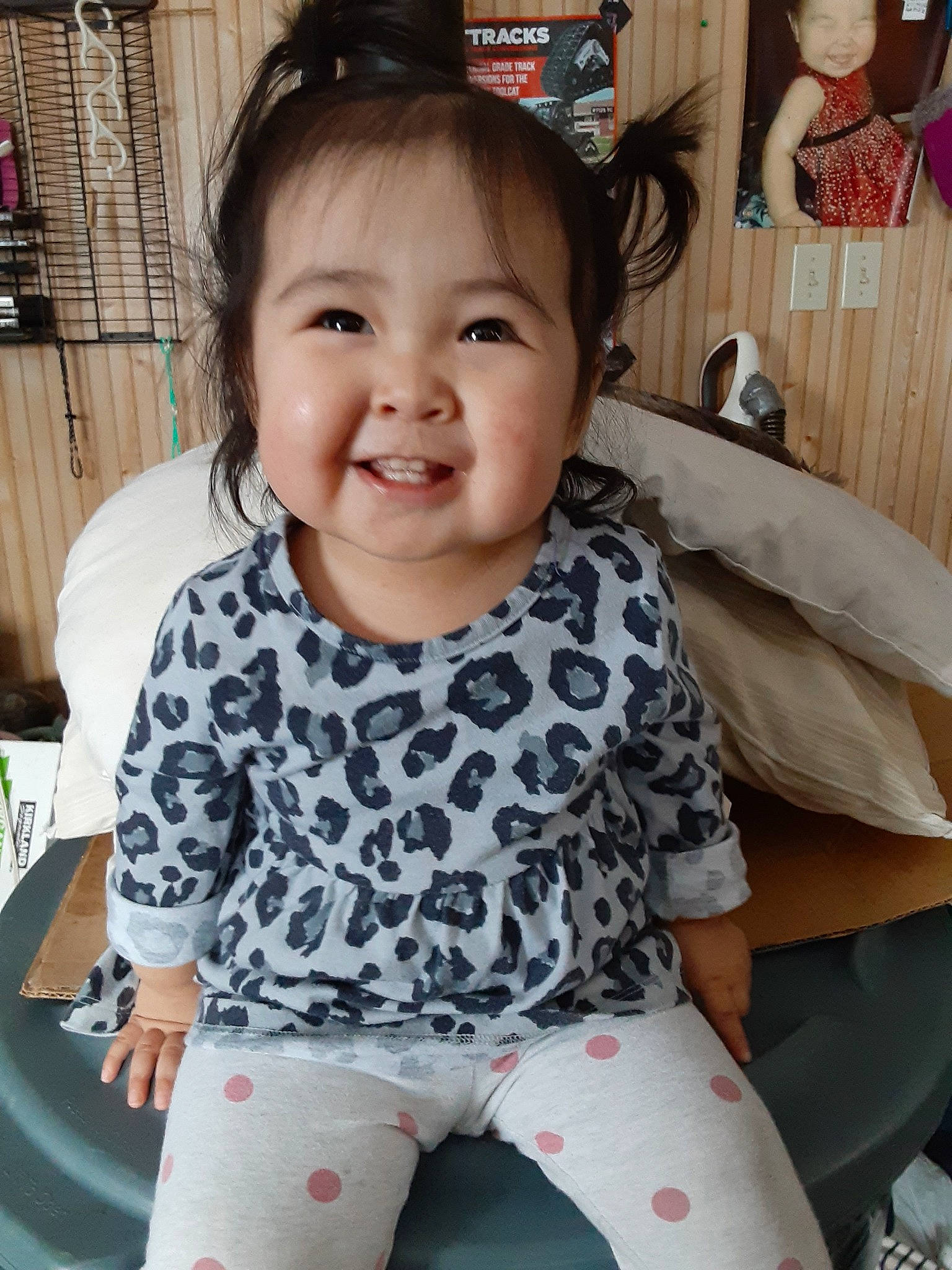 Helena is registered to the contest to win money with this photo: active_pants, baby, baby_toddler_clothing, cheek, chin, cool, eyelash, face, hair, happy, human_leg, iris, joy, neck, pattern, person, skin, sleeve, smile, t_shirt