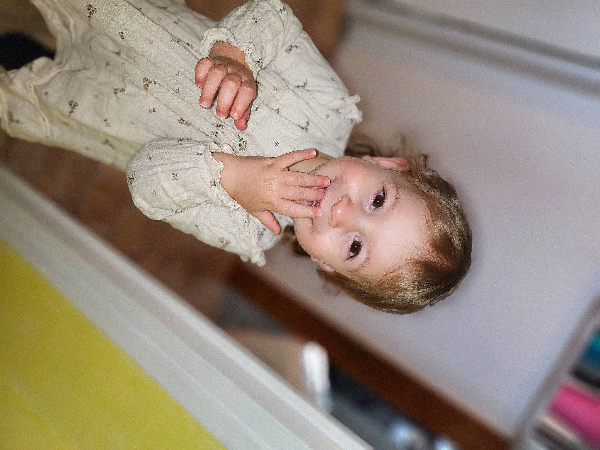 Laurèna a rejoint le concours — aidez-le/la à gagner de superbes lots ! baby, baby_toddler_clothing, blond, cheek, child, comfort, dress, eye, eyelash, facial_expression, gesture, happy, iris, joy, lip, nose, person, room, skin, sleeve