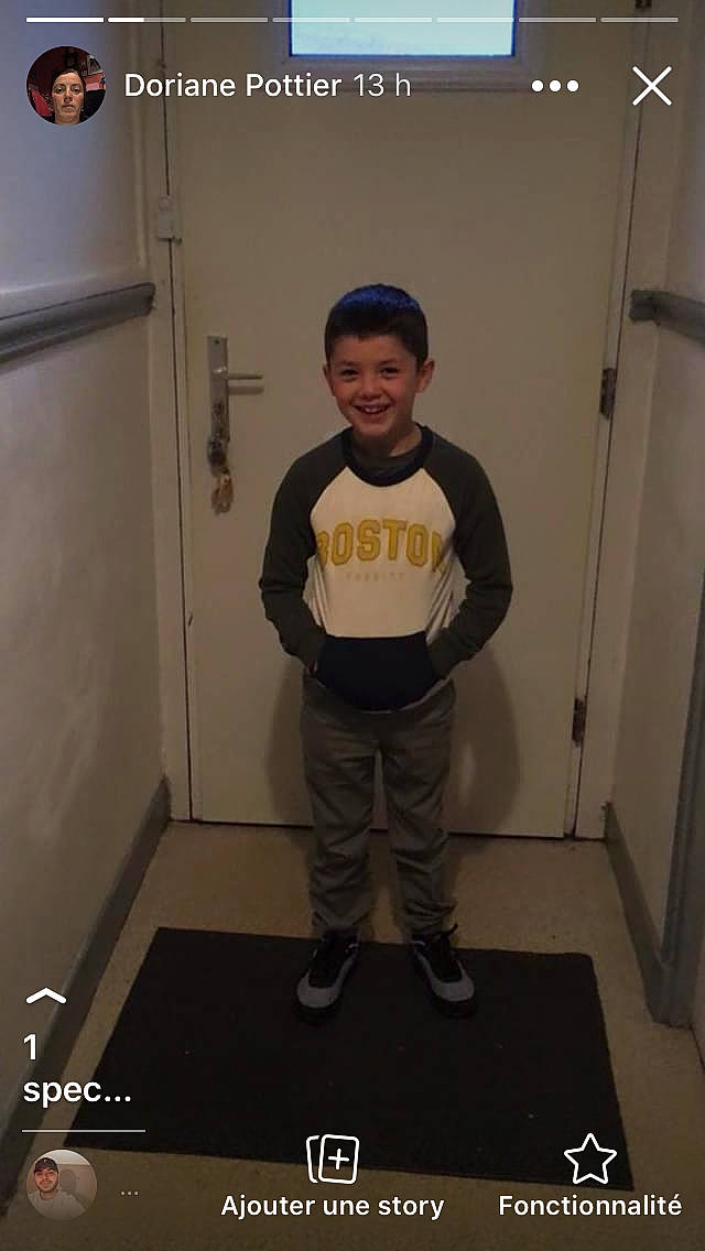 Damien a rejoint le concours — aidez-le/la à gagner de superbes lots ! arm, child, costume, joy, muscle, person, shoulder, standing