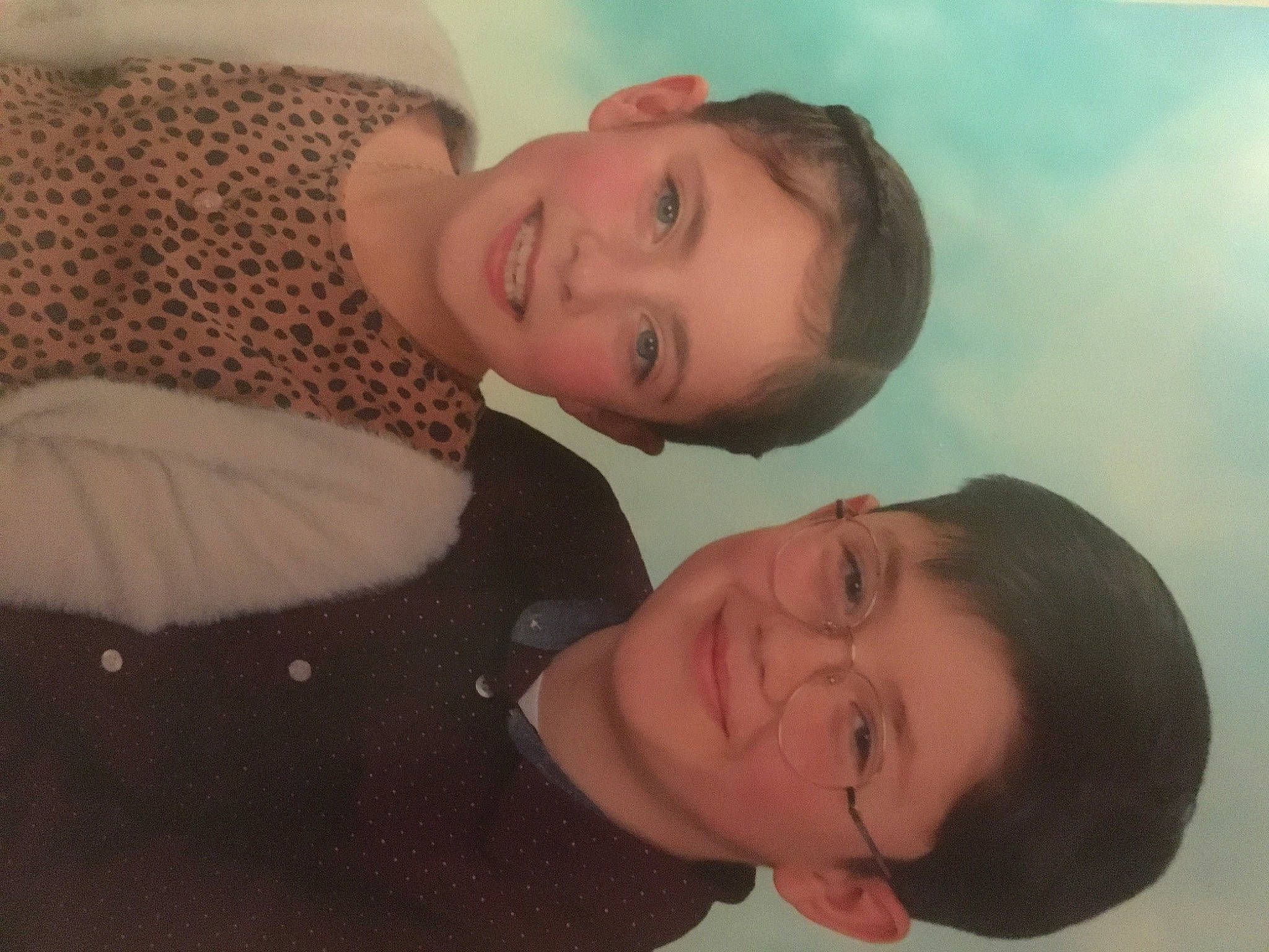 Julia participe au concours pour gagner de l'argent avec cette photo : cheek, child, chin, comfort, eye, face, forehead, fun, gesture, hair, happy, head, joint, joy, mouth, neck, nose, organ, person, room