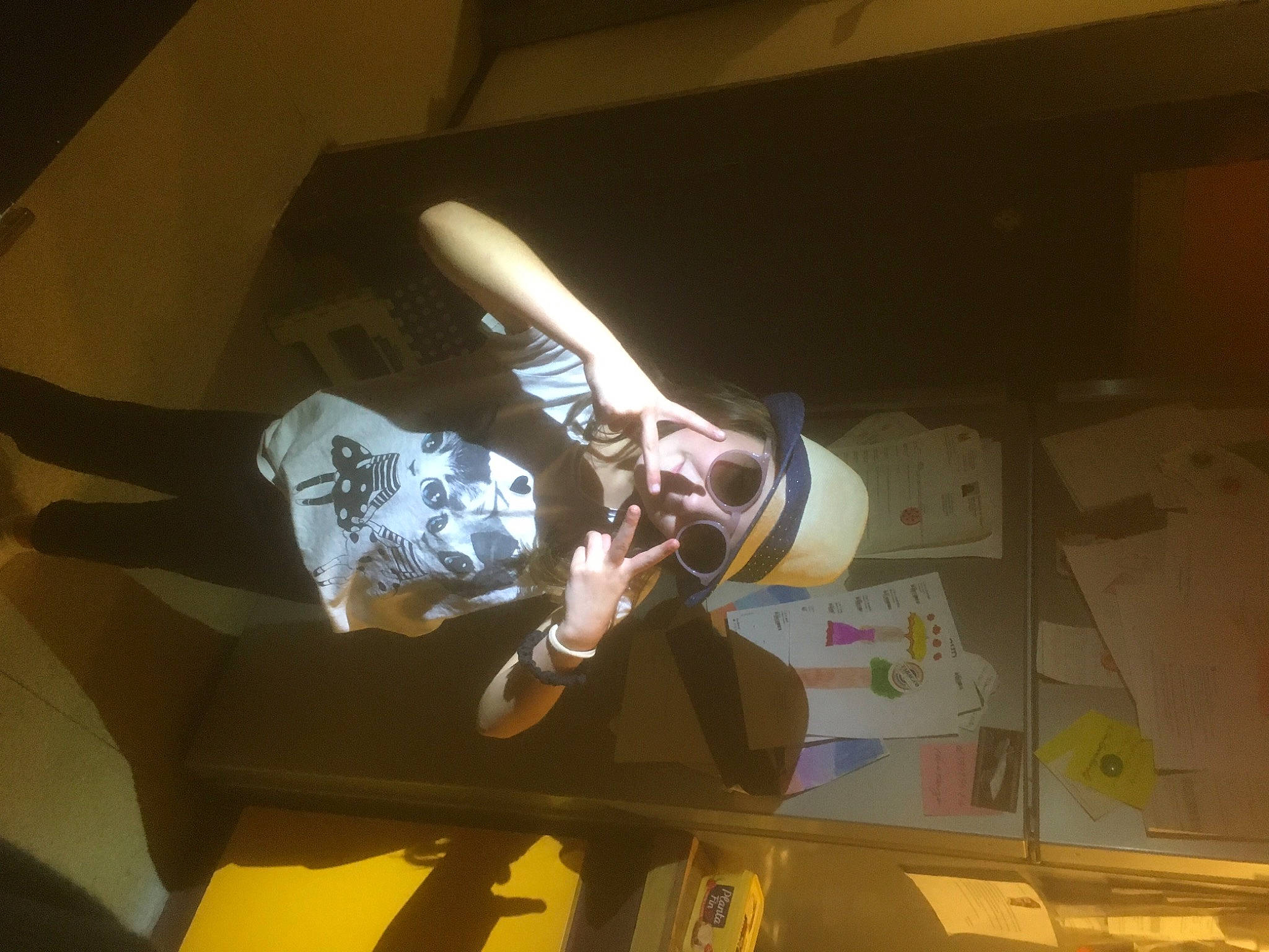 Julia participe au concours pour gagner de l'argent avec cette photo : art, auto_part, automotive_design, automotive_exterior, automotive_lighting, ceiling, elbow, eyewear, flooring, glass, human_leg, room, space, t_shirt, thigh, tints_and_shades, visual_arts, wing, wood, wrist