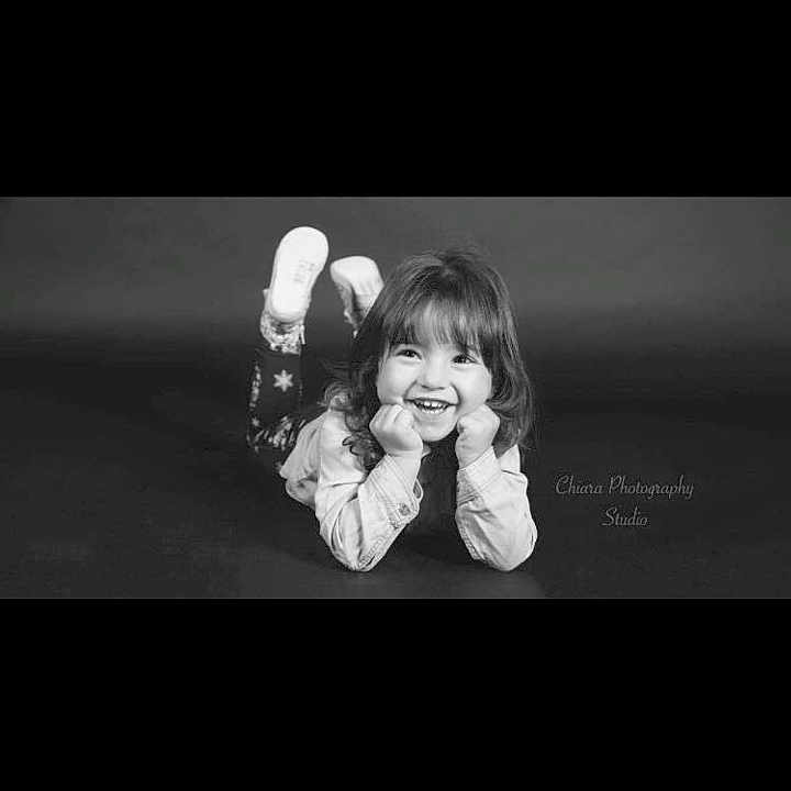 Angela participe au concours pour gagner de l'argent avec cette photo :