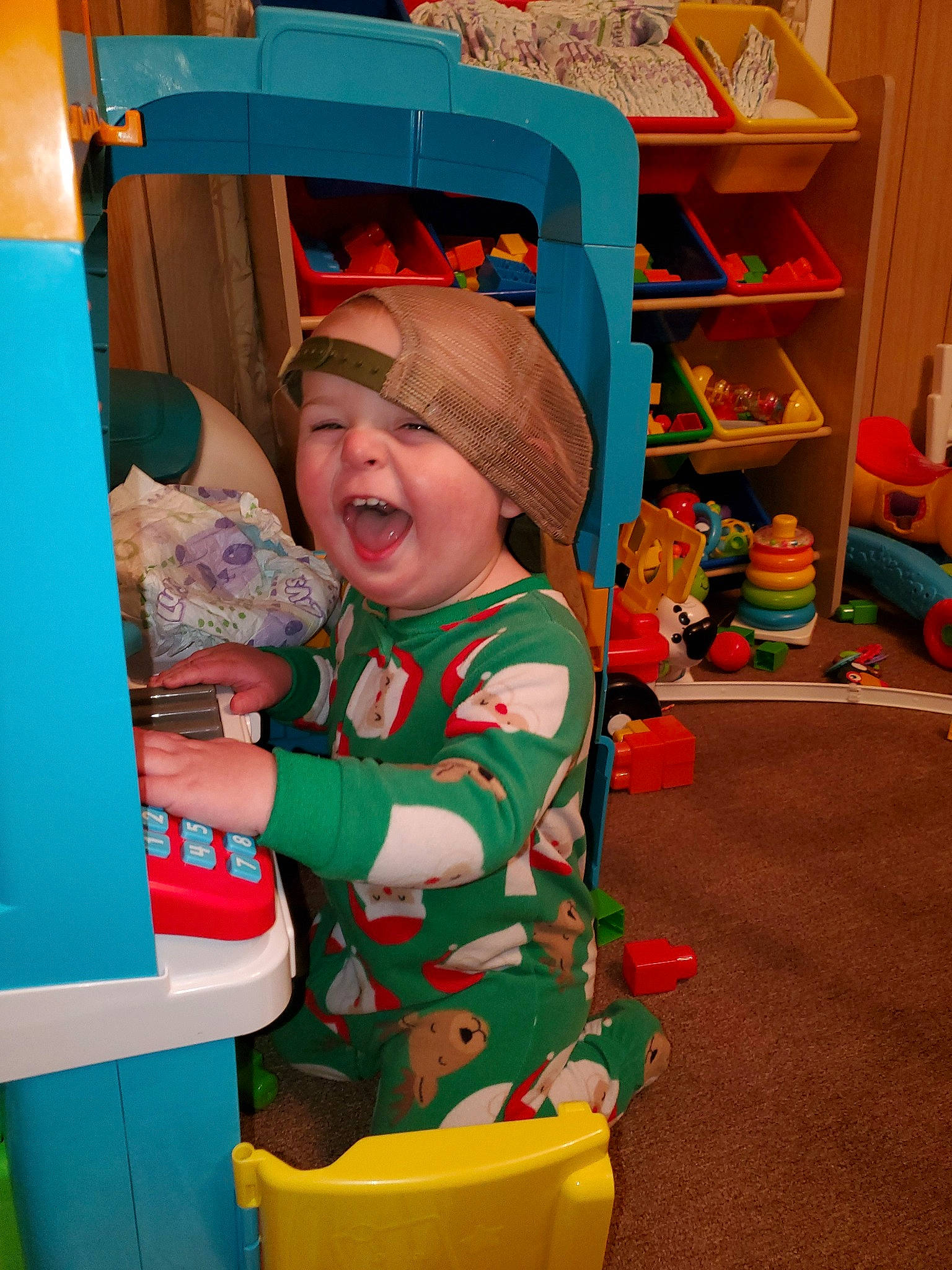 Eliott is registered to the contest to win money with this photo: child, person, play, toddler, toy