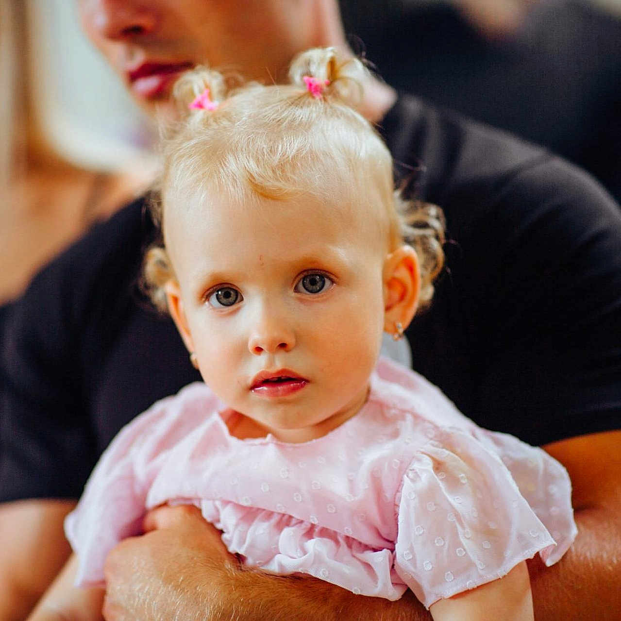 Melissa a rejoint le concours — aidez-le/la à gagner de superbes lots ! baby, blonde, clothing, dress, face, frown, hair, haircut, hairdresser, happy, head, newborn, people, person, photography, portrait, sad, sleeve, smile, t_shirt