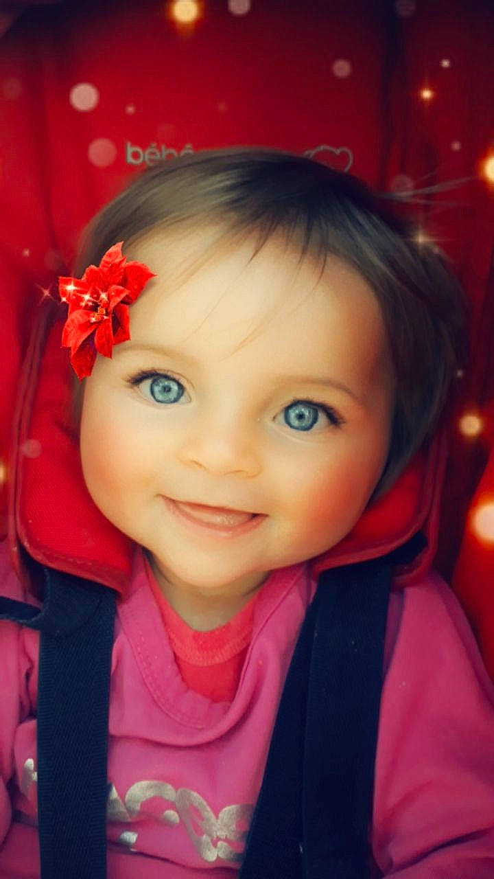 Taïsia a rejoint le concours — aidez-le/la à gagner de superbes lots ! beauty, cheek, child, chin, eye, eyebrow, face, facial_expression, forehead, hair, head, iris, joy, lip, nose, organ, person, pink, red, skin