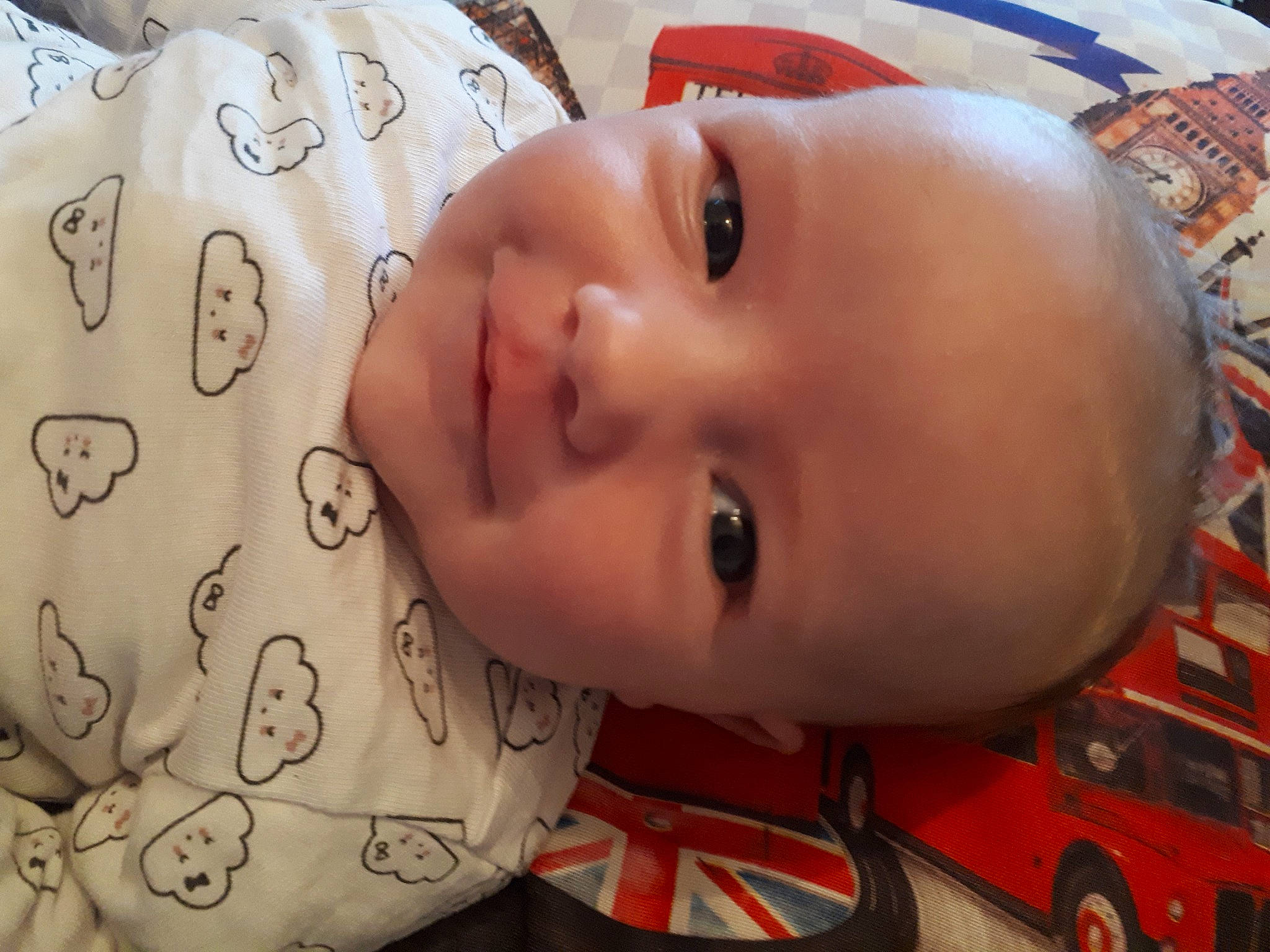 Danyline participe au concours pour gagner de l'argent avec cette photo : baby, baby_products, baby_toddler_clothing, cheek, child, chin, eyebrow, eyelash, facial_expression, happy, iris, lip, mouth, nose, pattern, person, skin, smile, toddler, truck