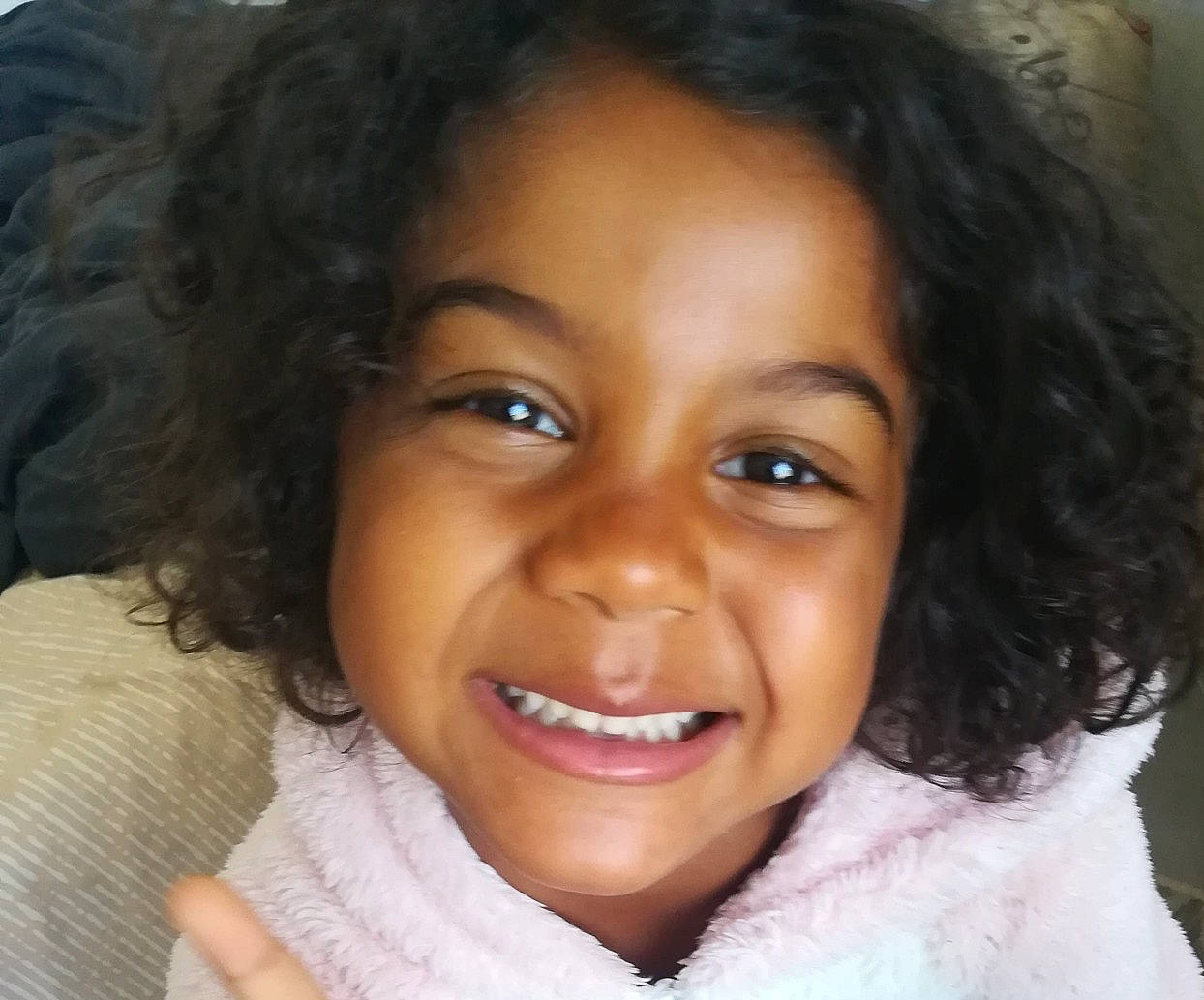 Léna Mila a rejoint le concours — aidez-le/la à gagner de superbes lots ! black, cheek, chin, ear, eye, eyebrow, eyelash, face, facial_expression, forehead, hair, jaw, joy, lip, mouth, neck, nose, organ, person, skin