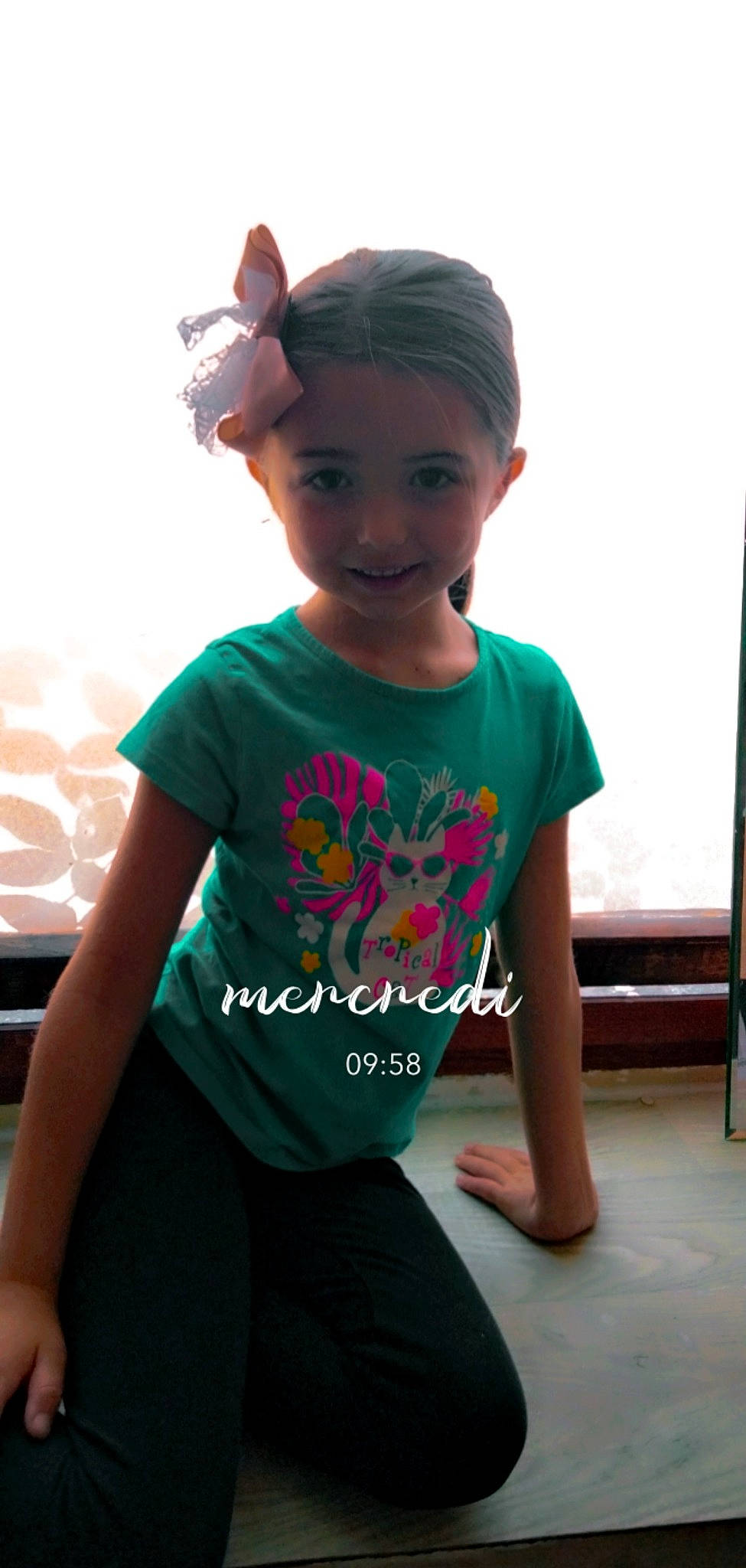 Mélyna a rejoint le concours — aidez-le/la à gagner de superbes lots ! active_shirt, cap, child, cool, electric_blue, fashion_accessory, fun, happy, headwear, joy, leisure, magenta, neck, person, personal_protective_equipment, plant, shoulder, sitting, sleeve, smile